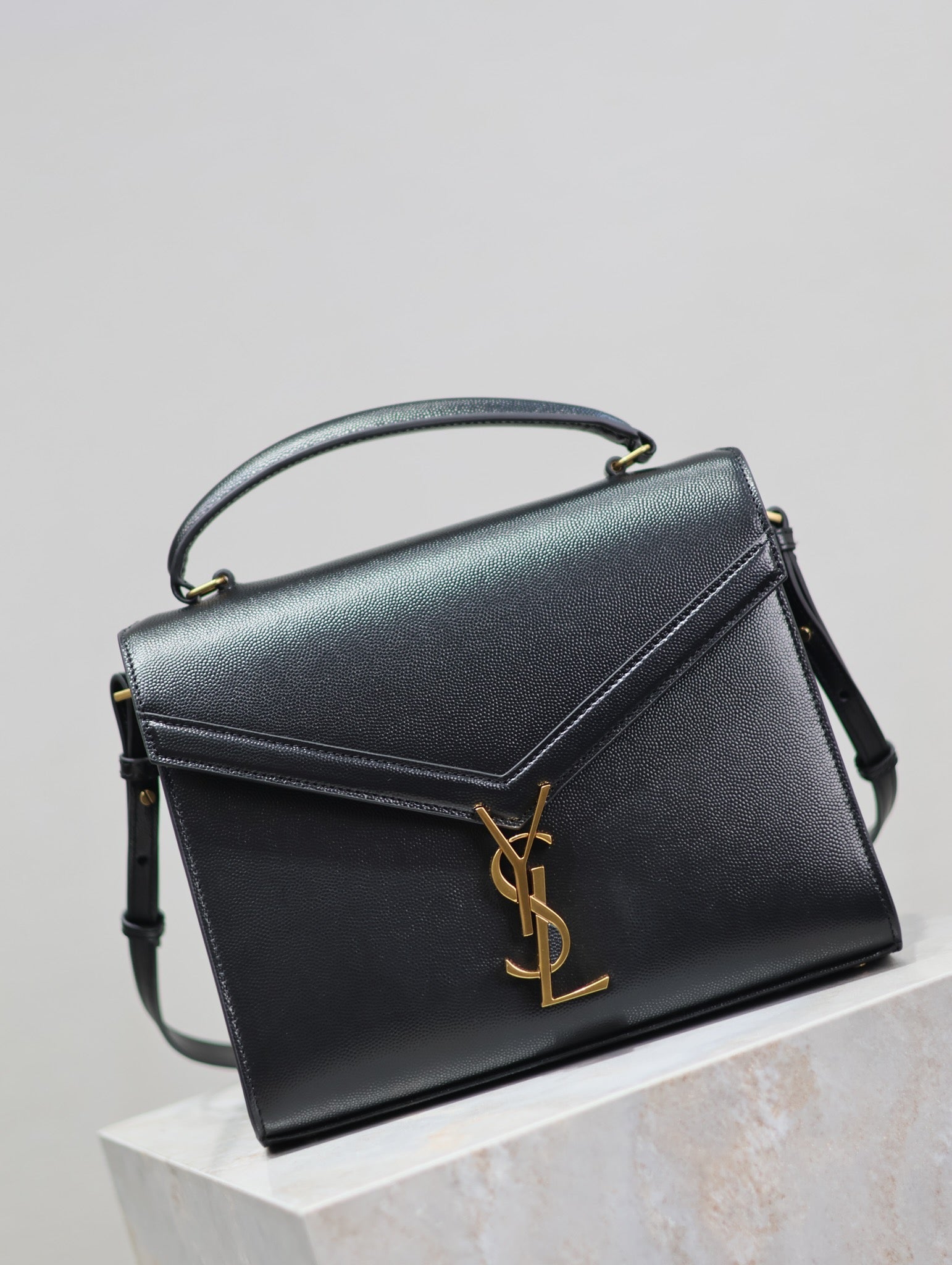 SAINT LAURENT CASSANDRA TOP HANDLE BAG 24 IN BLACK CALFSKIN GOLD HARDWARE
