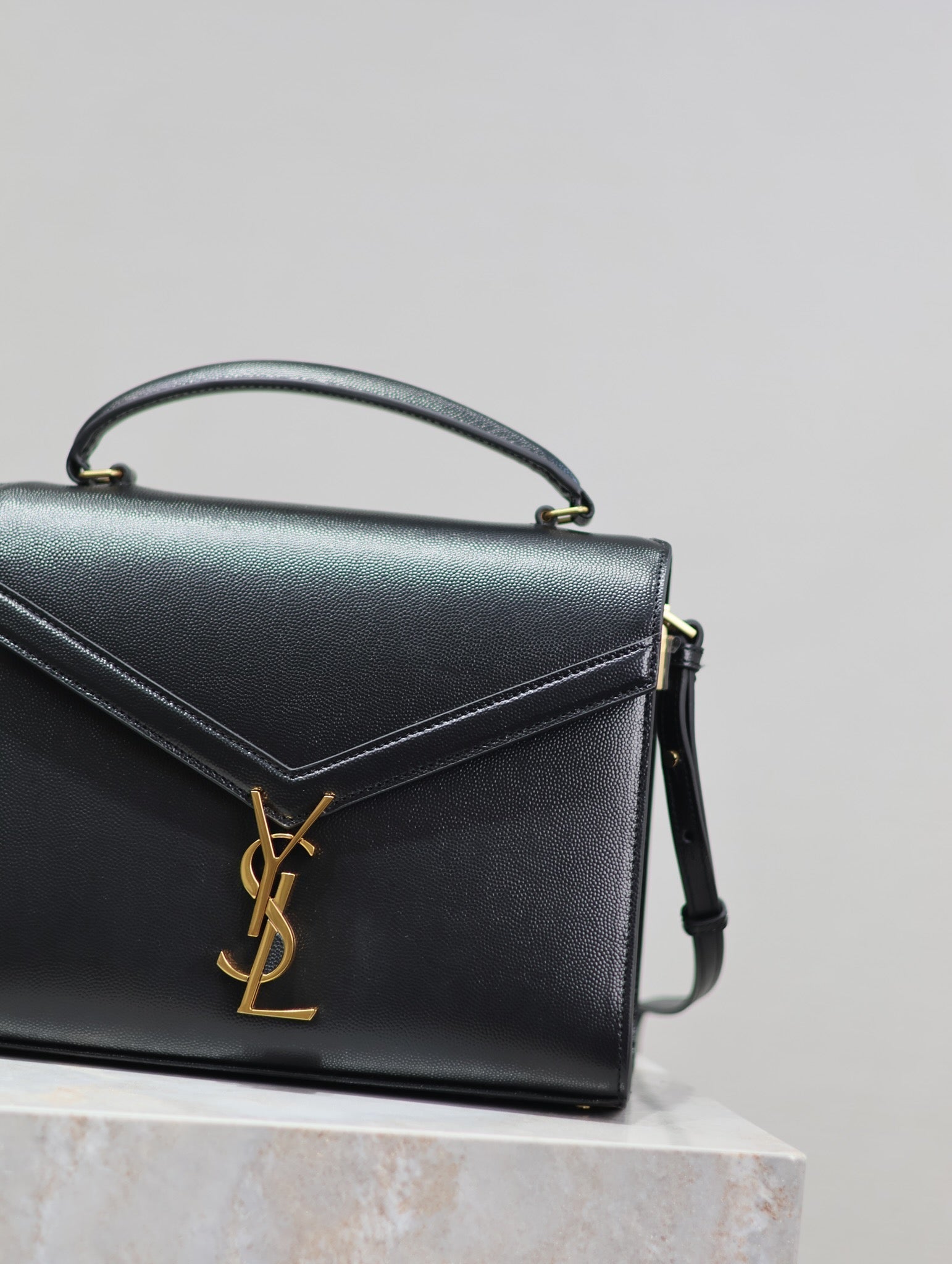 SAINT LAURENT CASSANDRA TOP HANDLE BAG 24 IN BLACK CALFSKIN GOLD HARDWARE