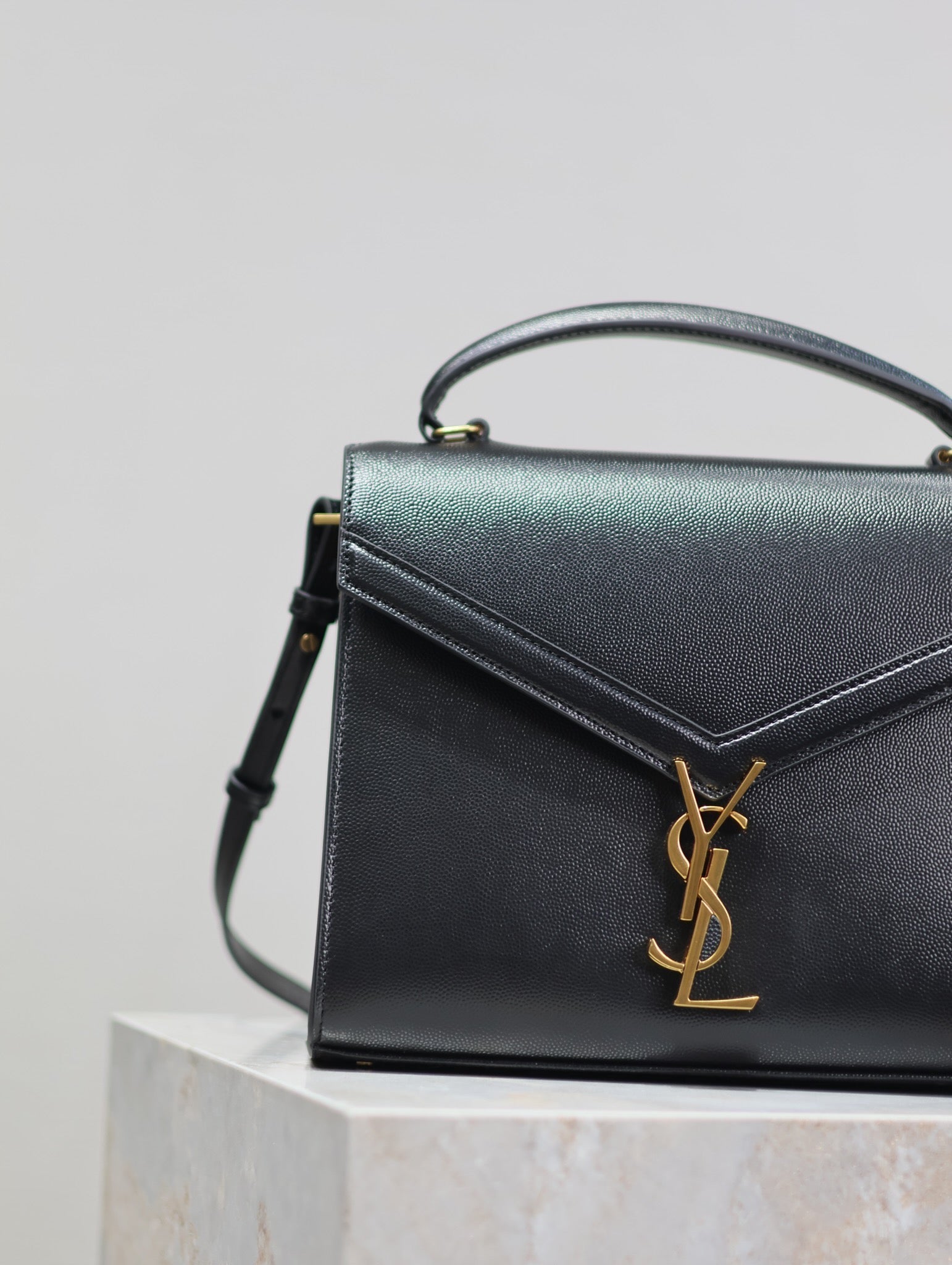 SAINT LAURENT CASSANDRA TOP HANDLE BAG 24 IN BLACK CALFSKIN GOLD HARDWARE