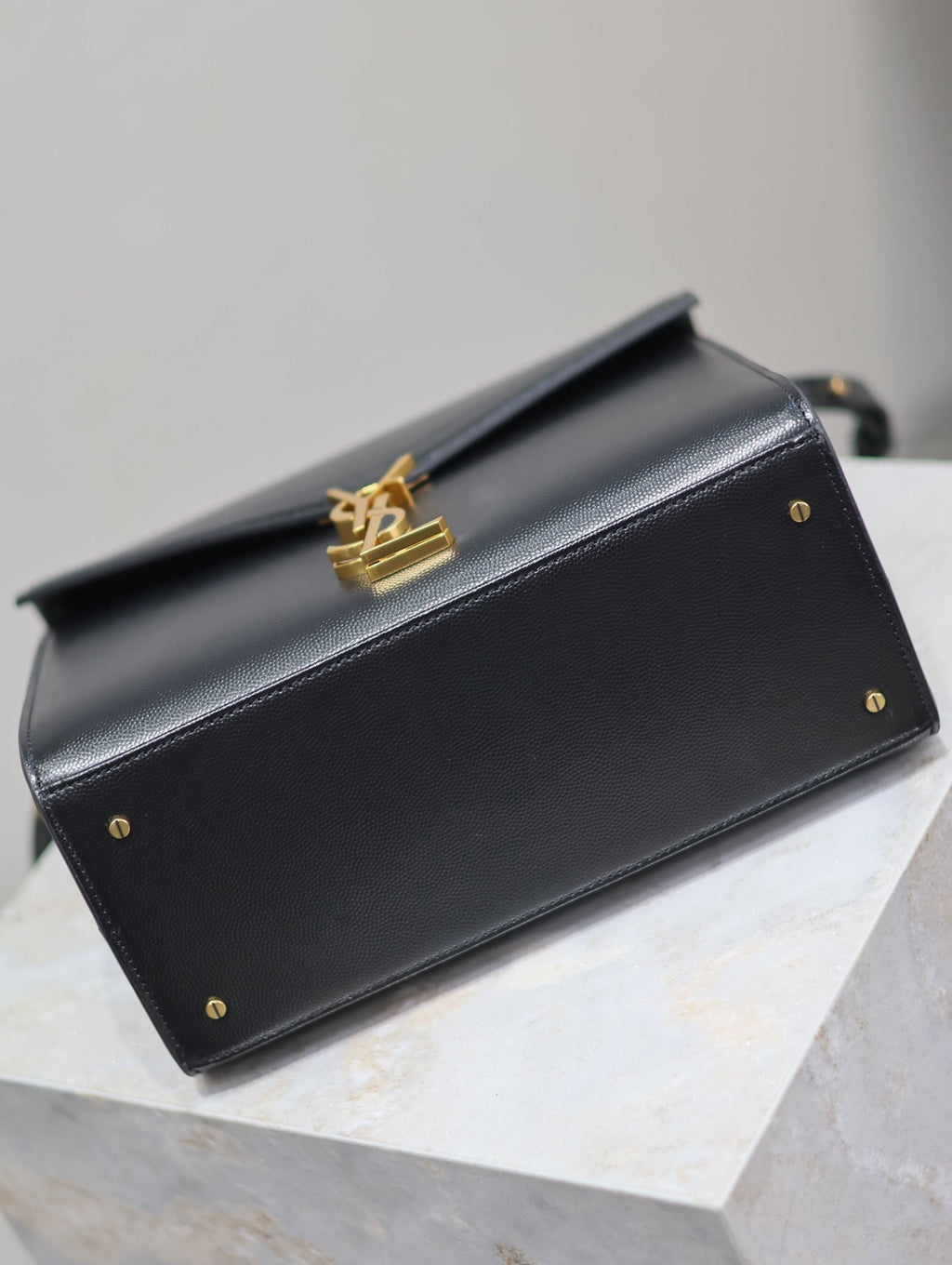 SAINT LAURENT CASSANDRA TOP HANDLE BAG 24 IN BLACK CALFSKIN GOLD HARDWARE