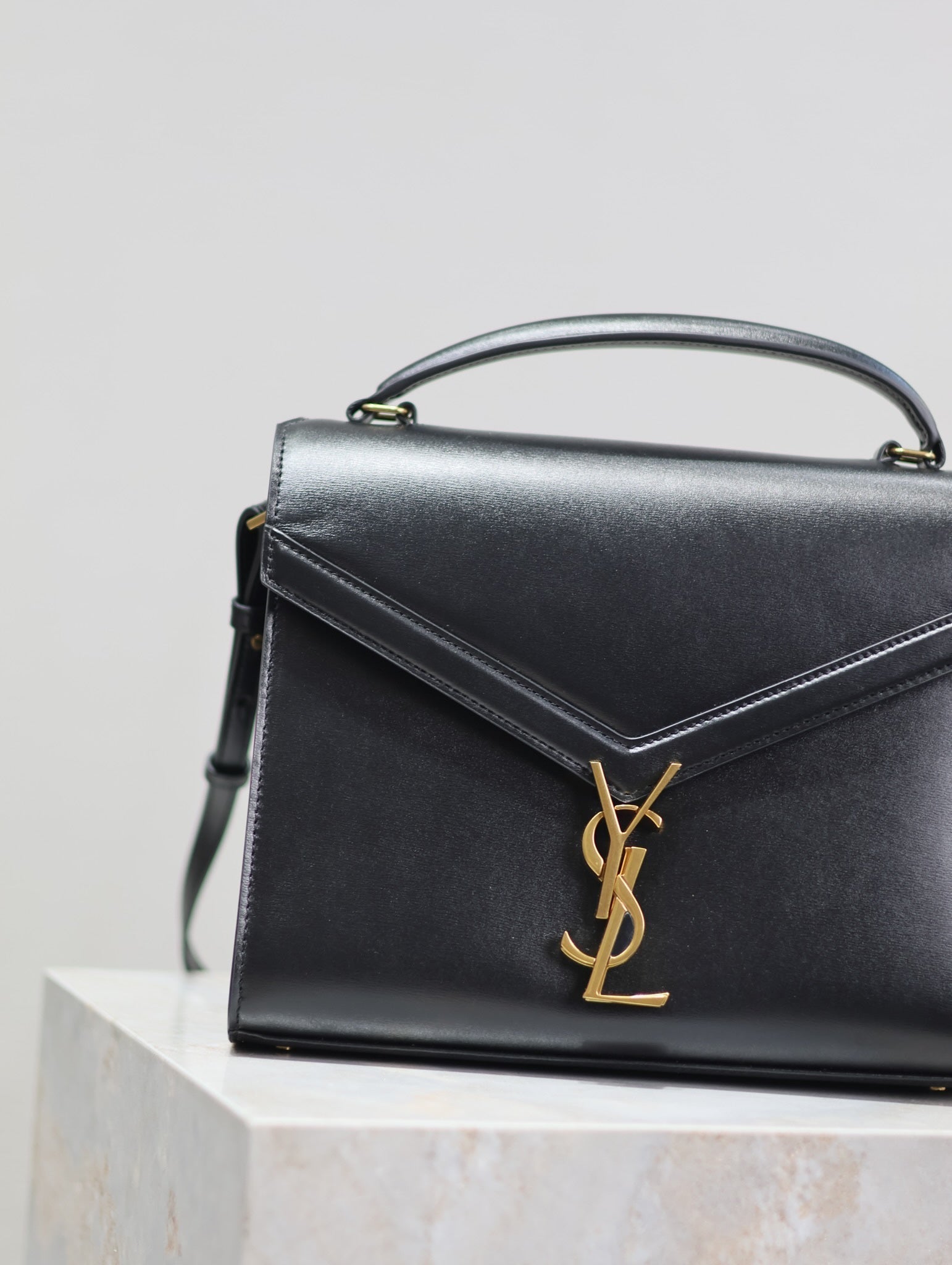 SAINT LAURENT CASSANDRA TOP HANDLE BAG 24 IN BLACK SMOOTH LAMBSKIN GOLD HARDWARE