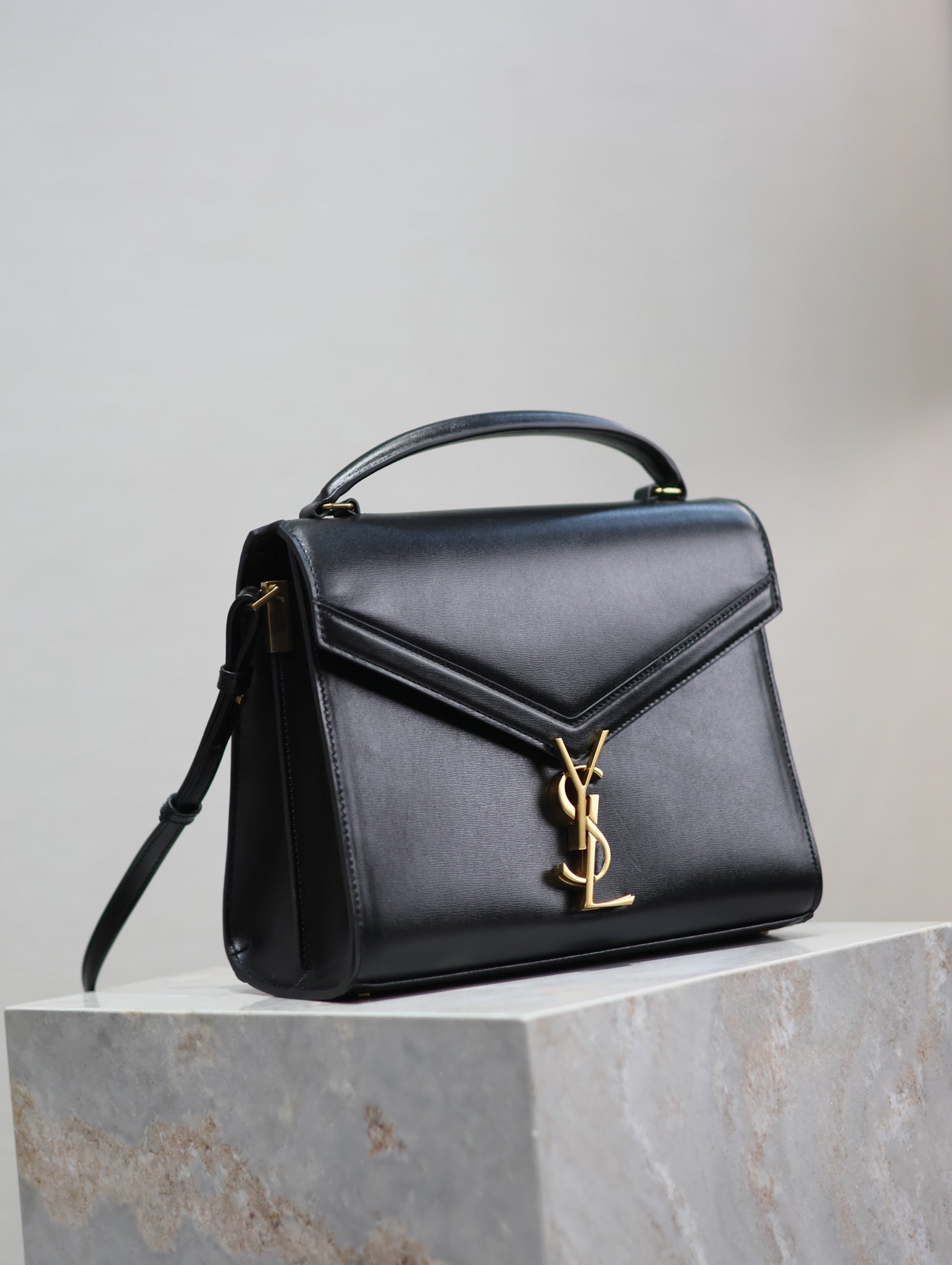 SAINT LAURENT CASSANDRA TOP HANDLE BAG 24 IN BLACK SMOOTH LAMBSKIN GOLD HARDWARE