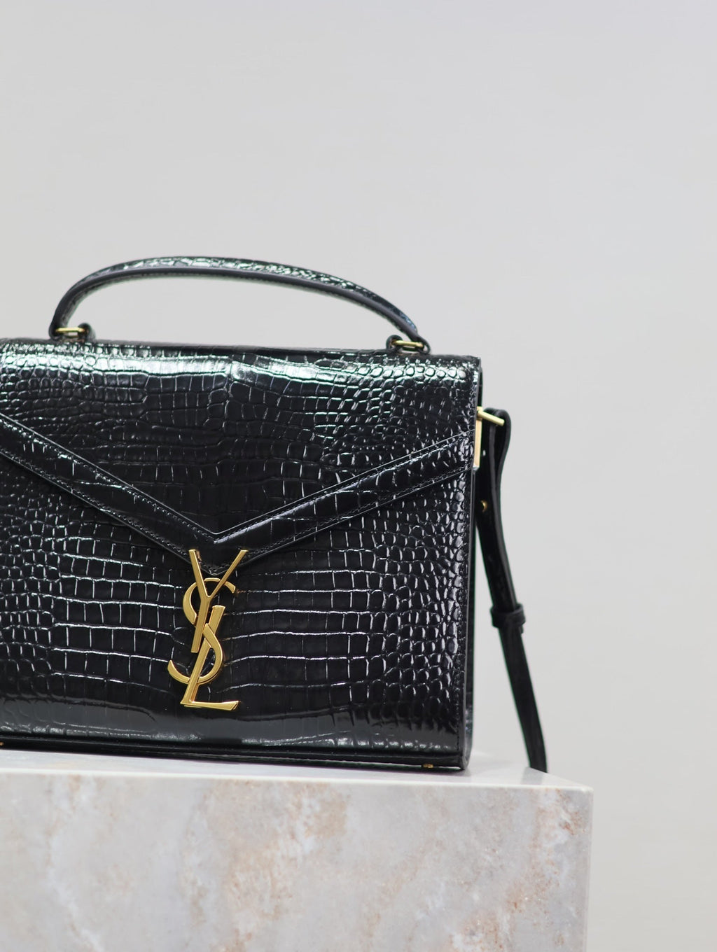 SAINT LAURENT CASSANDRA TOP HANDLE BAG 24 IN BLACK CROCODILE-EMBOSSED GLOSSY CALFSKIN