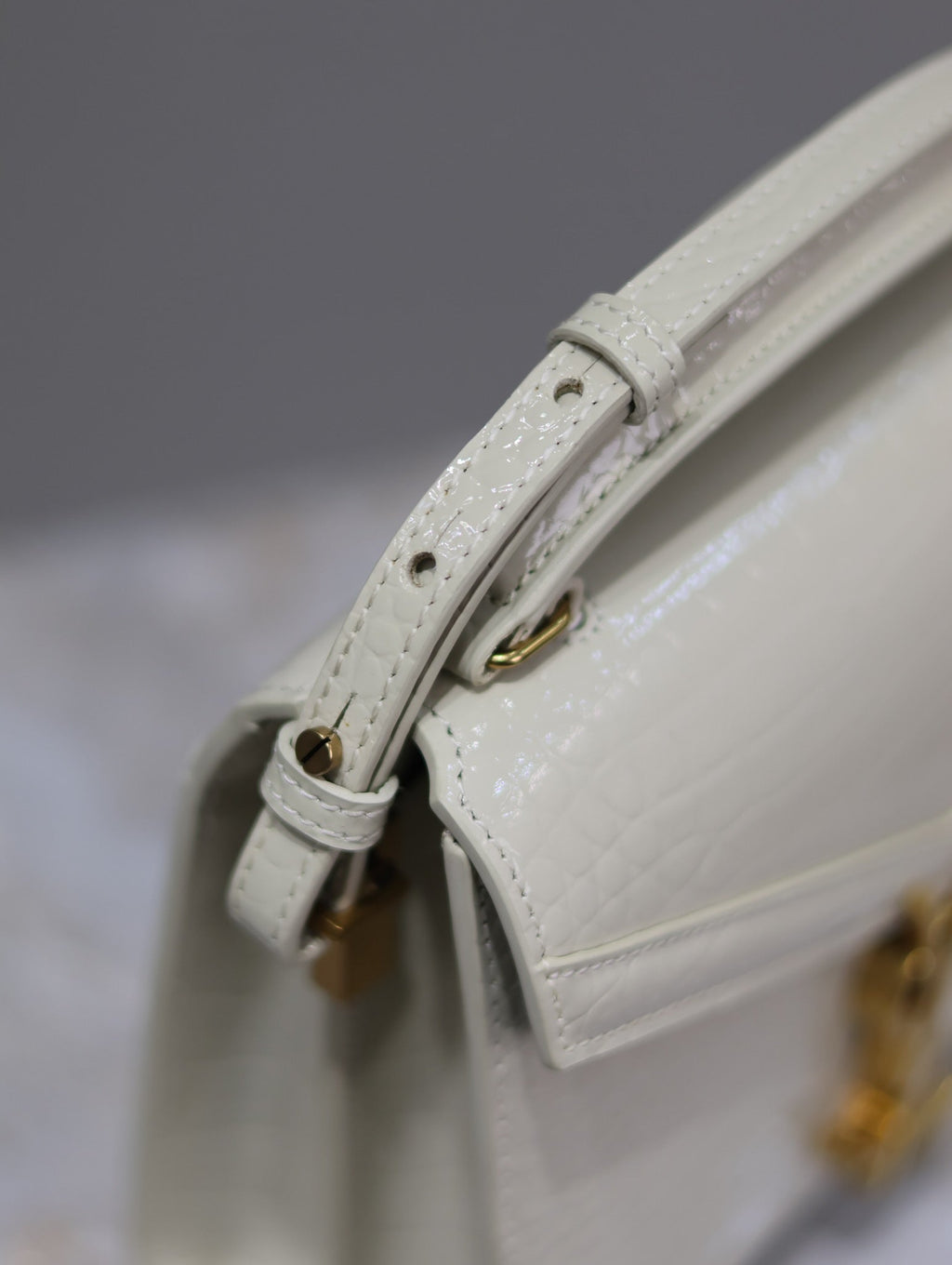 SAINT LAURENT CASSANDRA MINI TOP HANDLE BAG 20 IN WHITE CROCODILE-EMBOSSED GLOSSY CALFSKIN