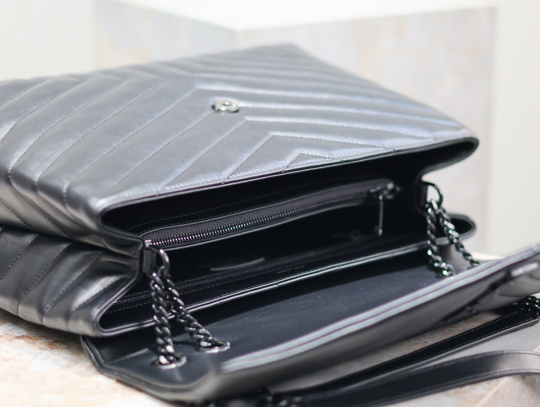 SAINT LAURENT LOULOU LARGE 36 IN BLACK QUILTED CALFSKIN BLACK HARDWARE