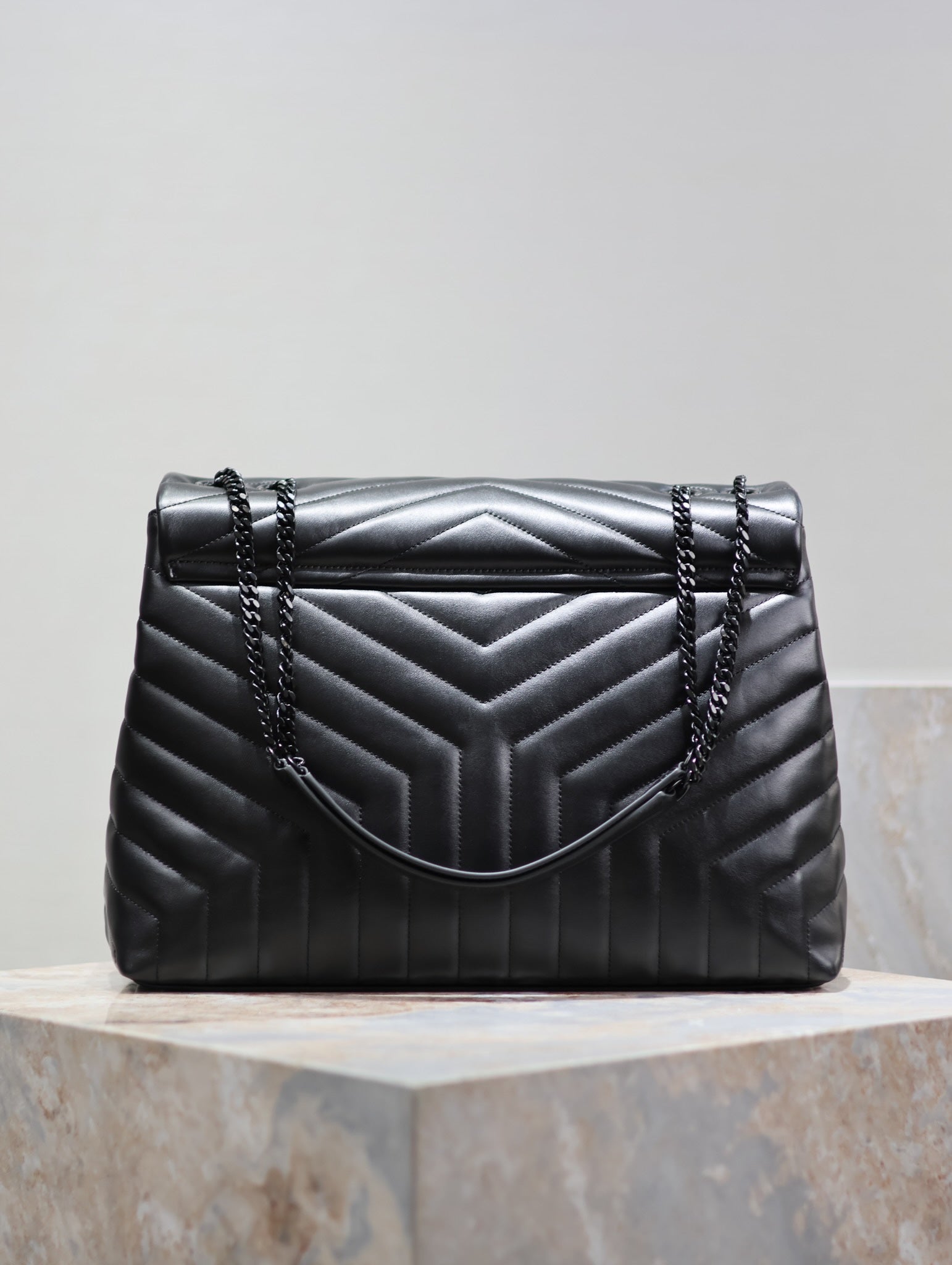 SAINT LAURENT LOULOU LARGE 36 IN BLACK QUILTED CALFSKIN BLACK HARDWARE