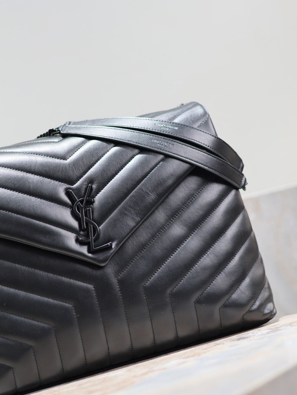 SAINT LAURENT LOULOU LARGE 36 IN BLACK QUILTED CALFSKIN BLACK HARDWARE