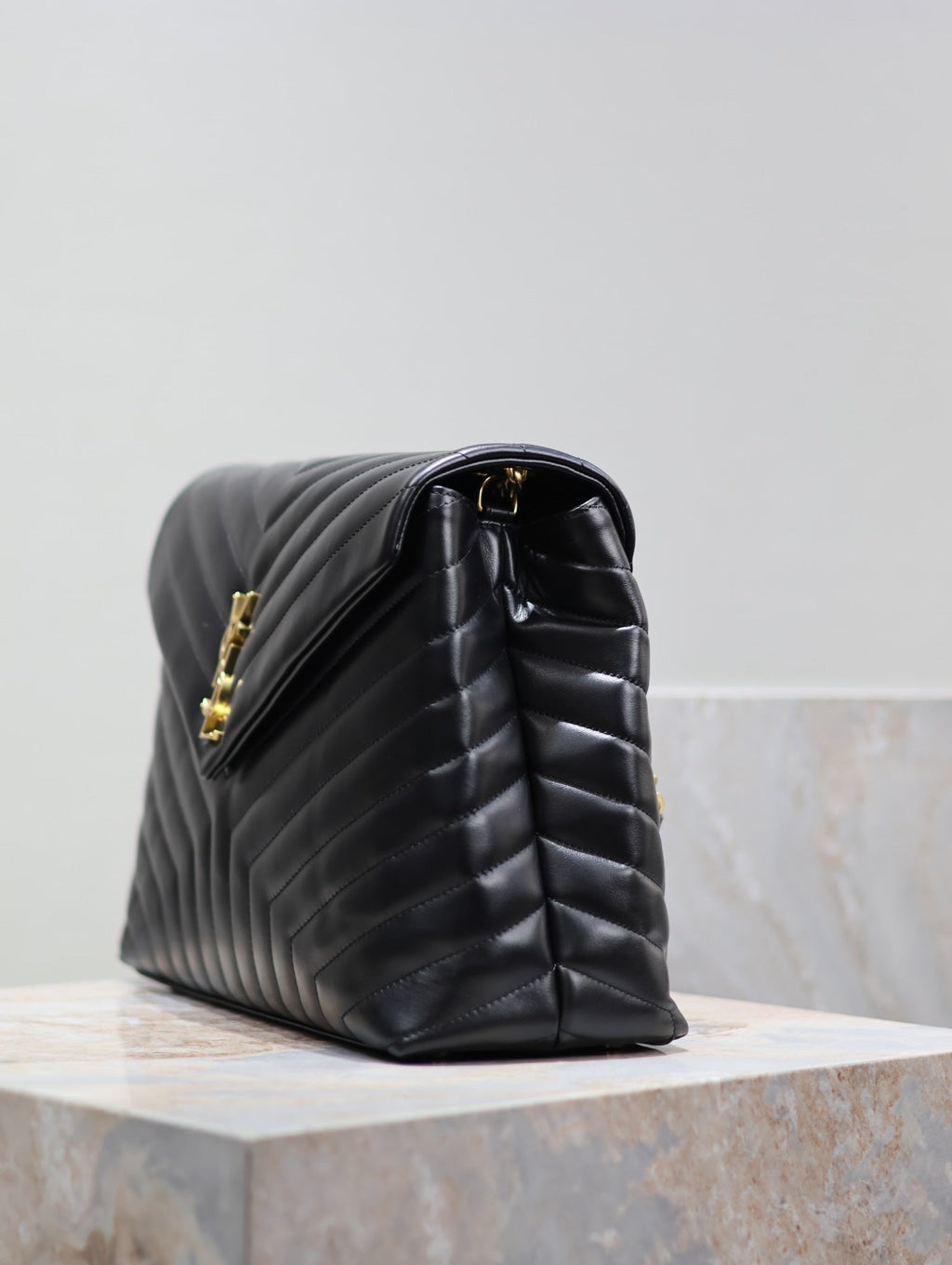 SAINT LAURENT LOULOU LARGE 36 IN BLACK QUILTED CALFSKIN GOLD HARDWARE