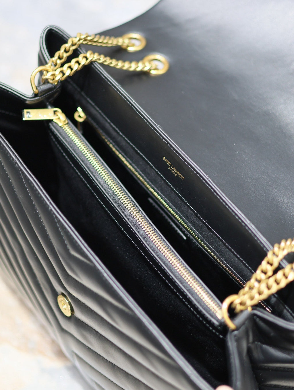 SAINT LAURENT LOULOU LARGE 36 IN BLACK QUILTED CALFSKIN GOLD HARDWARE
