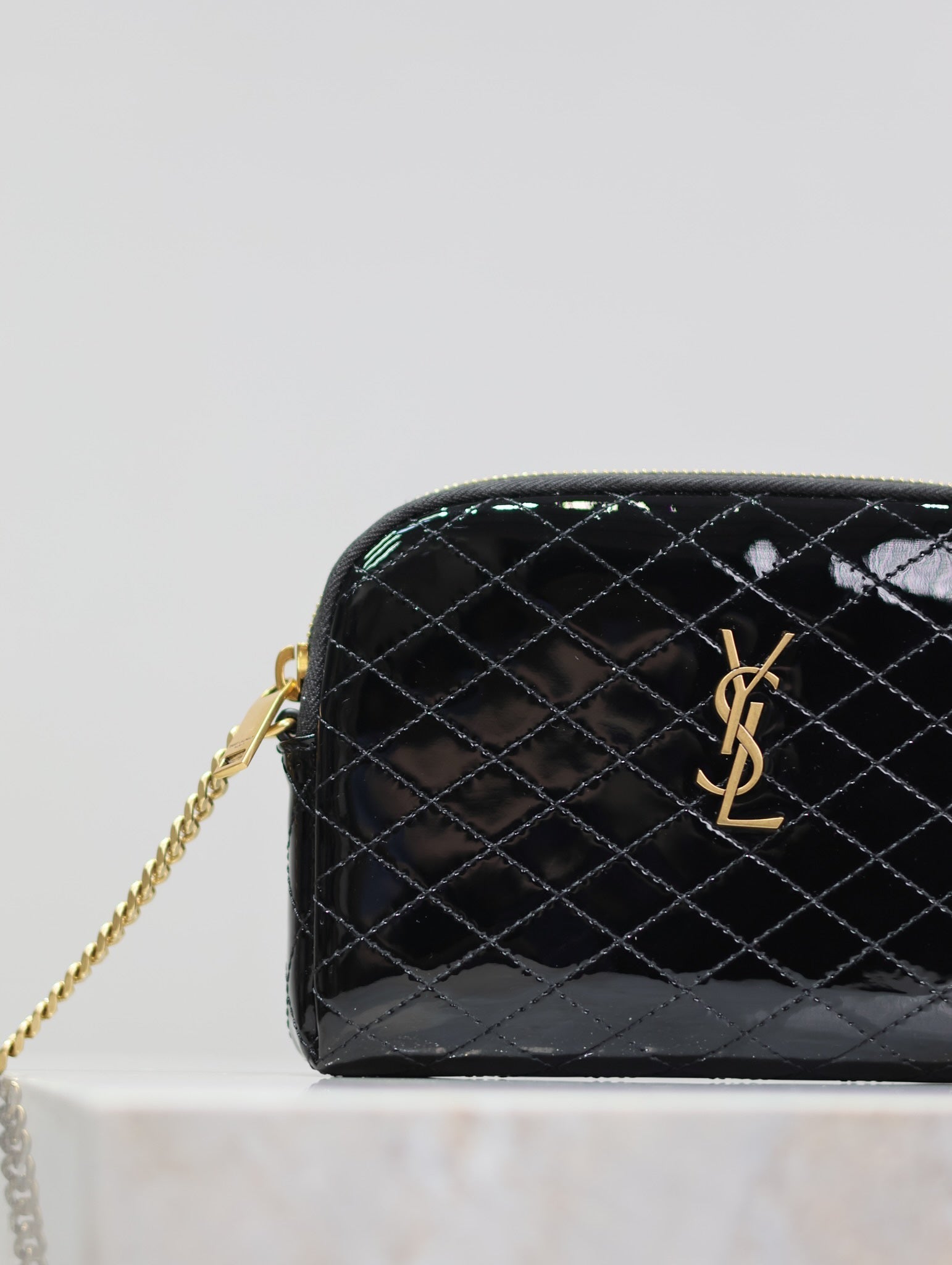 SAINT LAURENT GABY ZIPPED POUCH 19 IN BLACK GLOSSY LAMBSKIN GOLD HARDWARE
