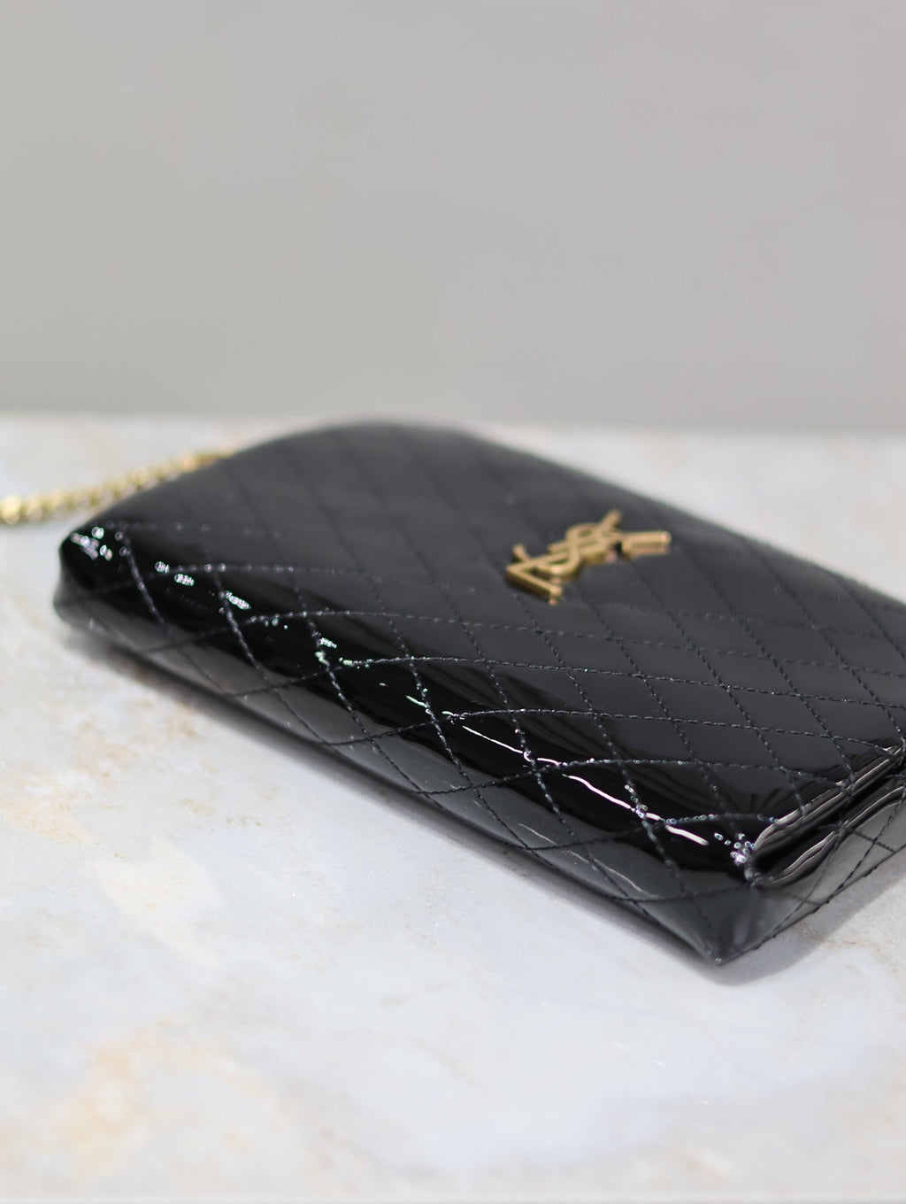 SAINT LAURENT GABY ZIPPED POUCH 19 IN BLACK GLOSSY LAMBSKIN GOLD HARDWARE