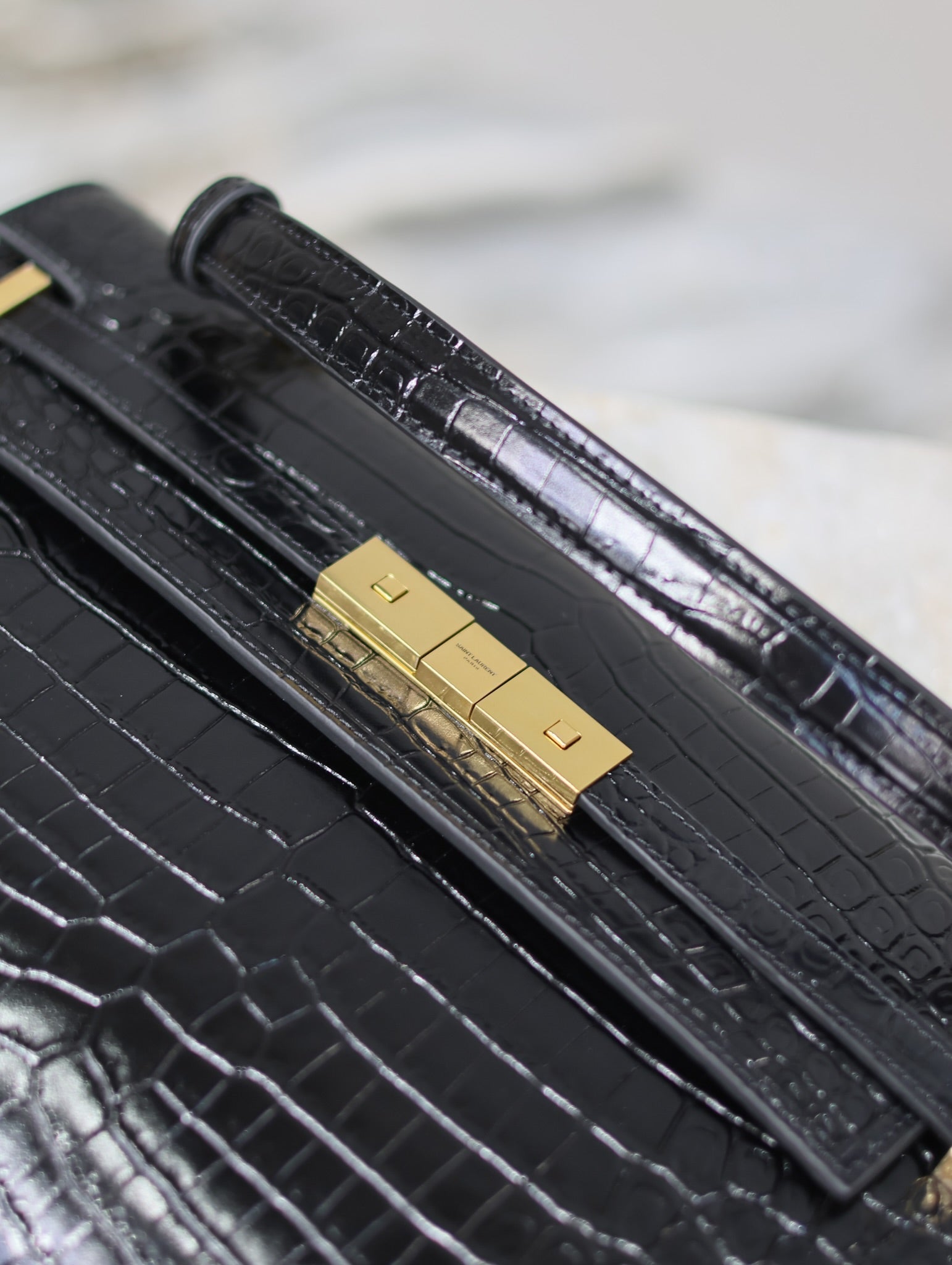 SAINT LAURENT MANHATTAN HANDBAG 32 IN BLACK CROCODILE-EMBOSSED CALFSKIN GOLD HARDWARE