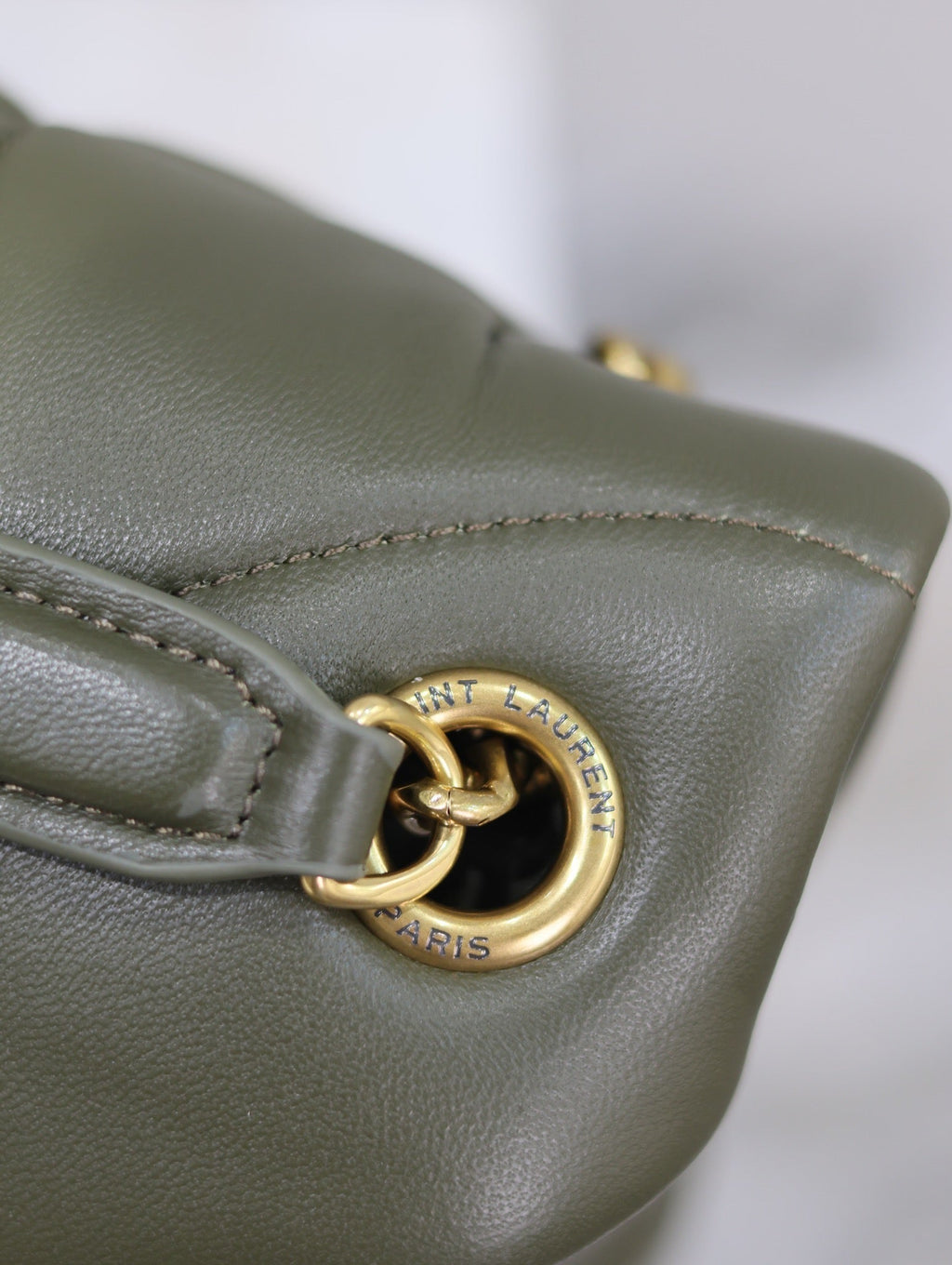 SAINT LAURENT YSL 25S LOULOU PUFFER MM 29 IN DARK OLIVE CALFSKIN GOLD HARDWRE