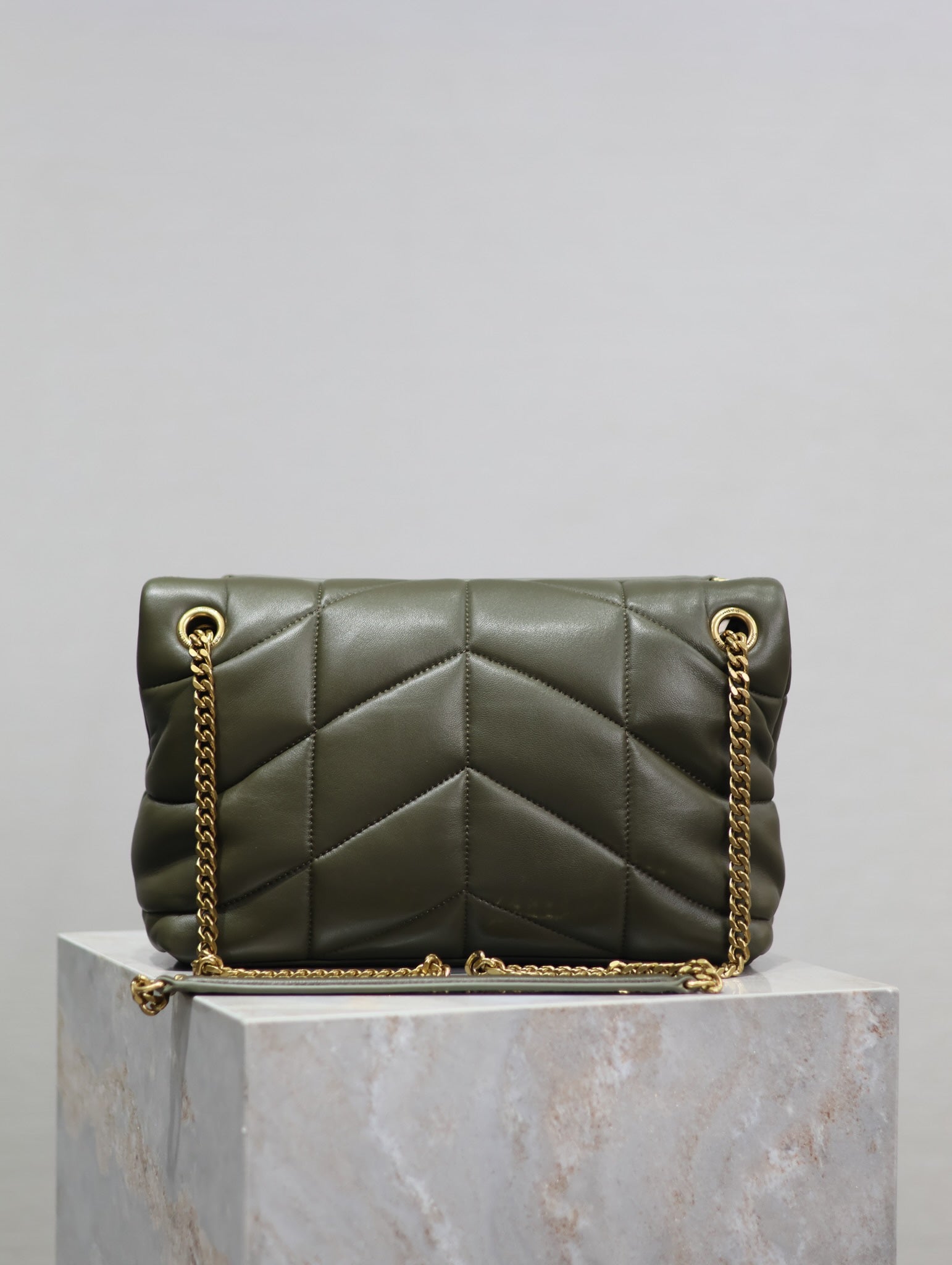 SAINT LAURENT YSL 25S LOULOU PUFFER MM 29 IN DARK OLIVE CALFSKIN GOLD HARDWRE