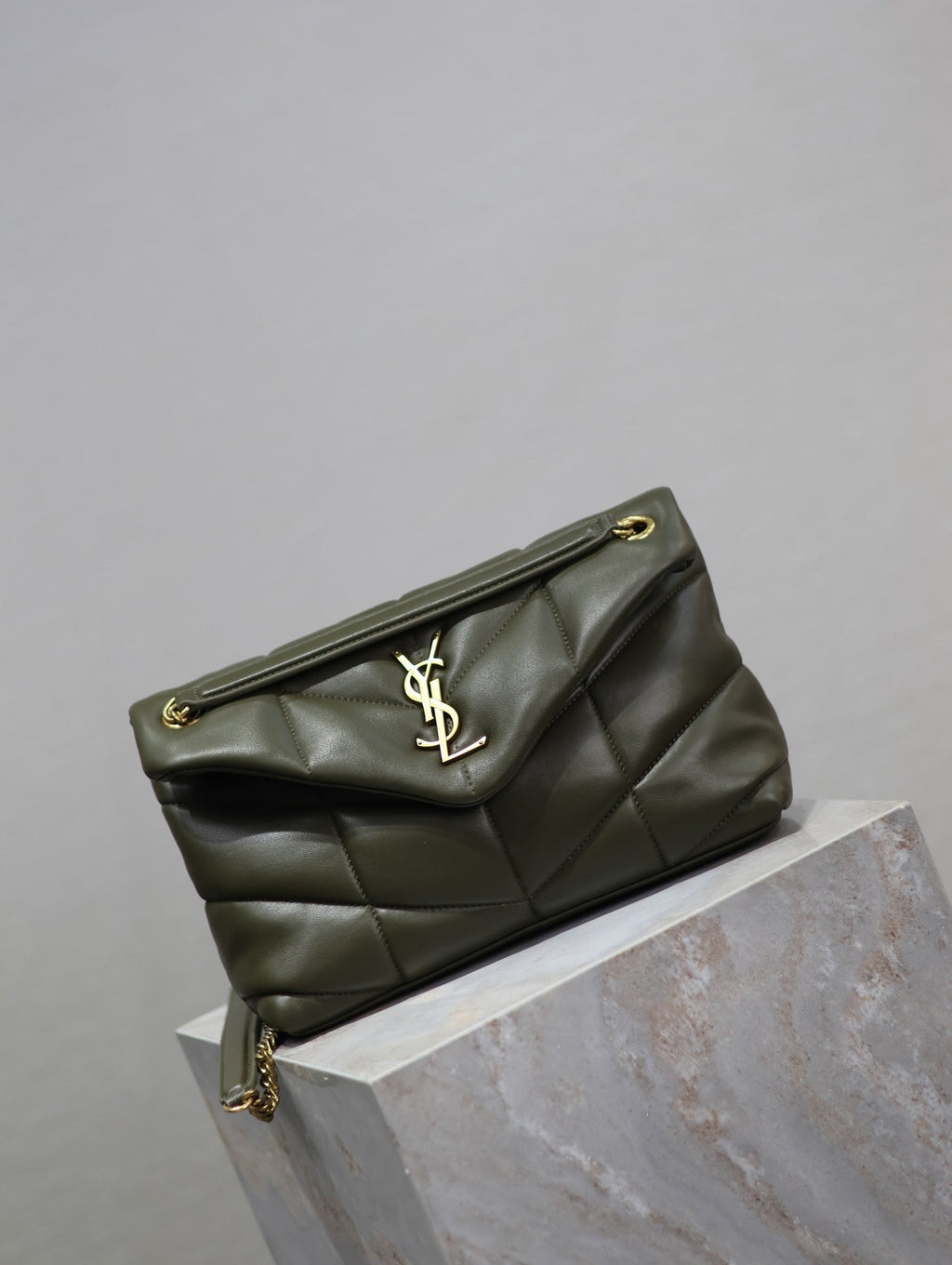SAINT LAURENT YSL 25S LOULOU PUFFER MM 29 IN DARK OLIVE CALFSKIN GOLD HARDWRE