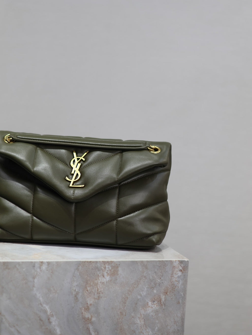 SAINT LAURENT YSL 25S LOULOU PUFFER MM 29 IN DARK OLIVE CALFSKIN GOLD HARDWARE