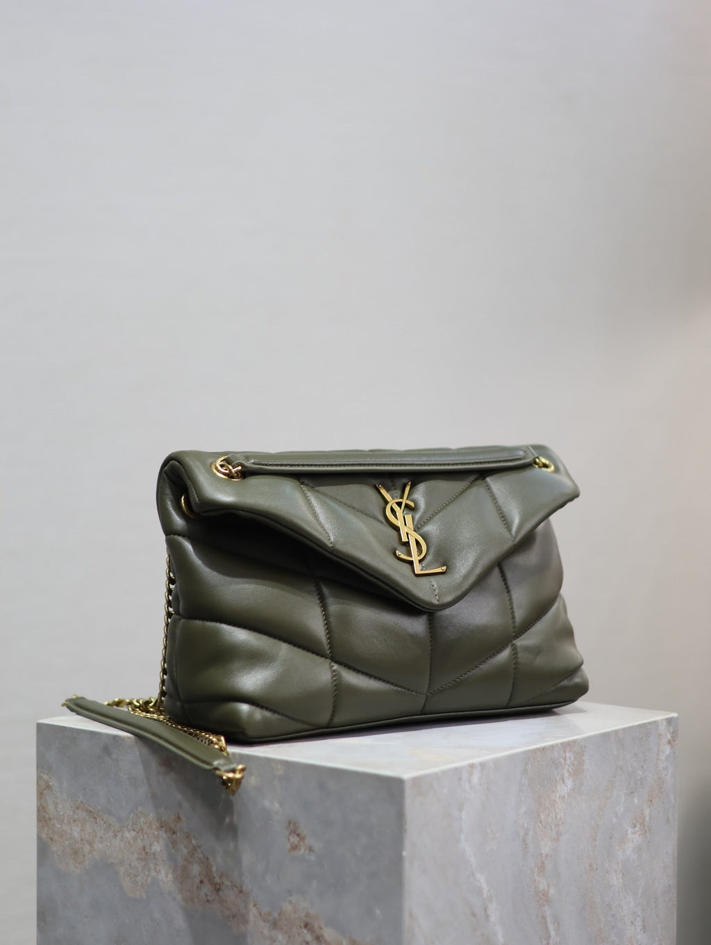 SAINT LAURENT YSL 25S LOULOU PUFFER MM 29 IN DARK OLIVE CALFSKIN GOLD HARDWARE
