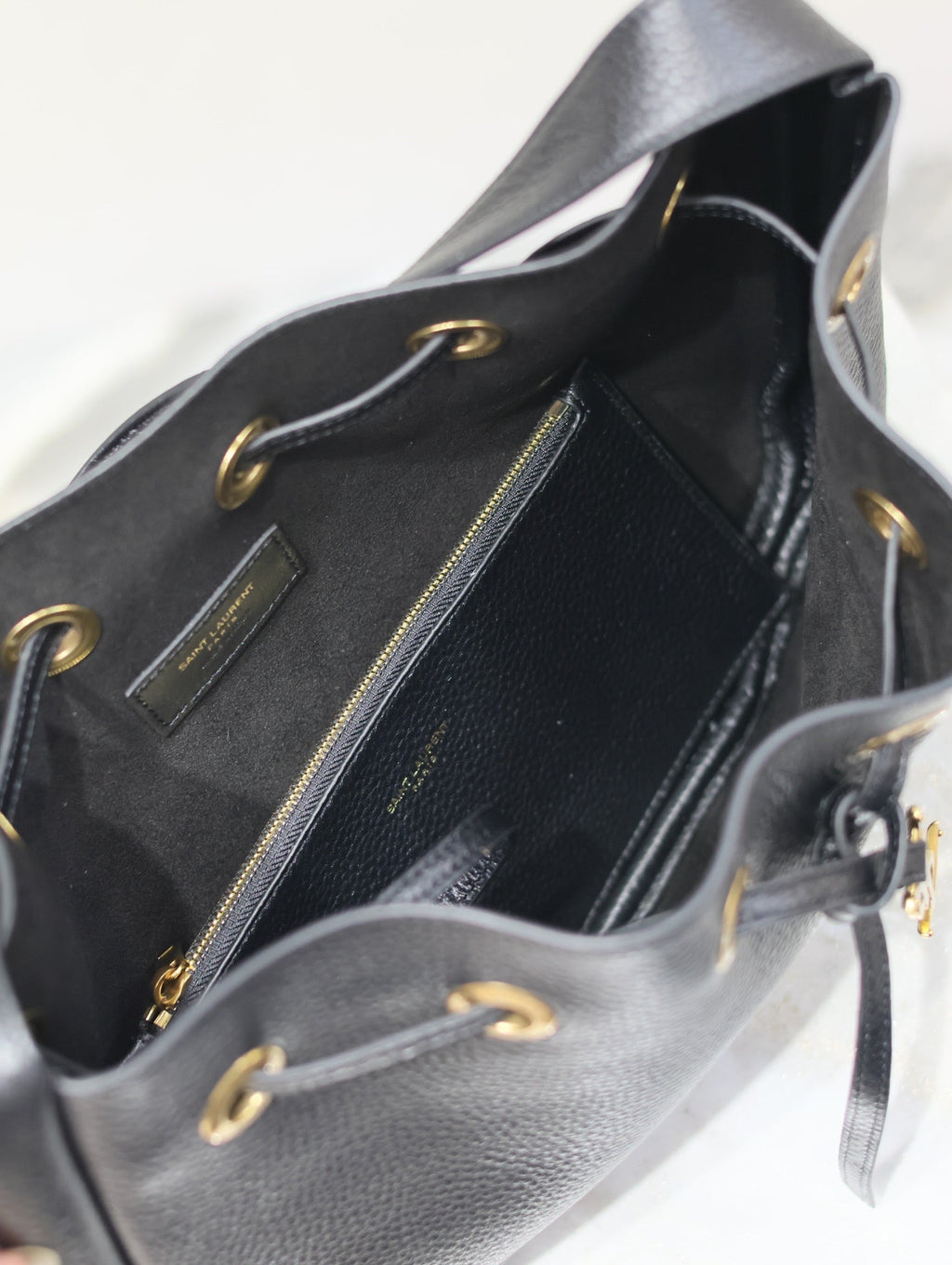 SAINT LAURENT PARIS VII SMALL HOBO 30 IN BLACK GRAINED LEATHER GOLD HARDWARE