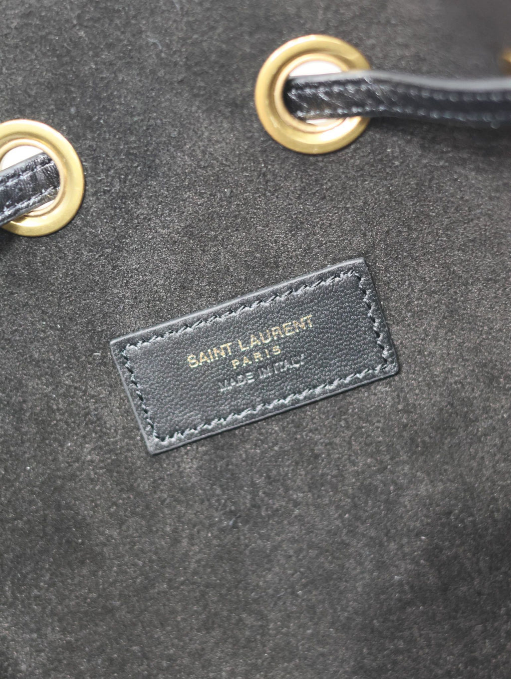 SAINT LAURENT PARIS VII SMALL HOBO 30 IN BLACK GRAINED LEATHER GOLD HARDWARE
