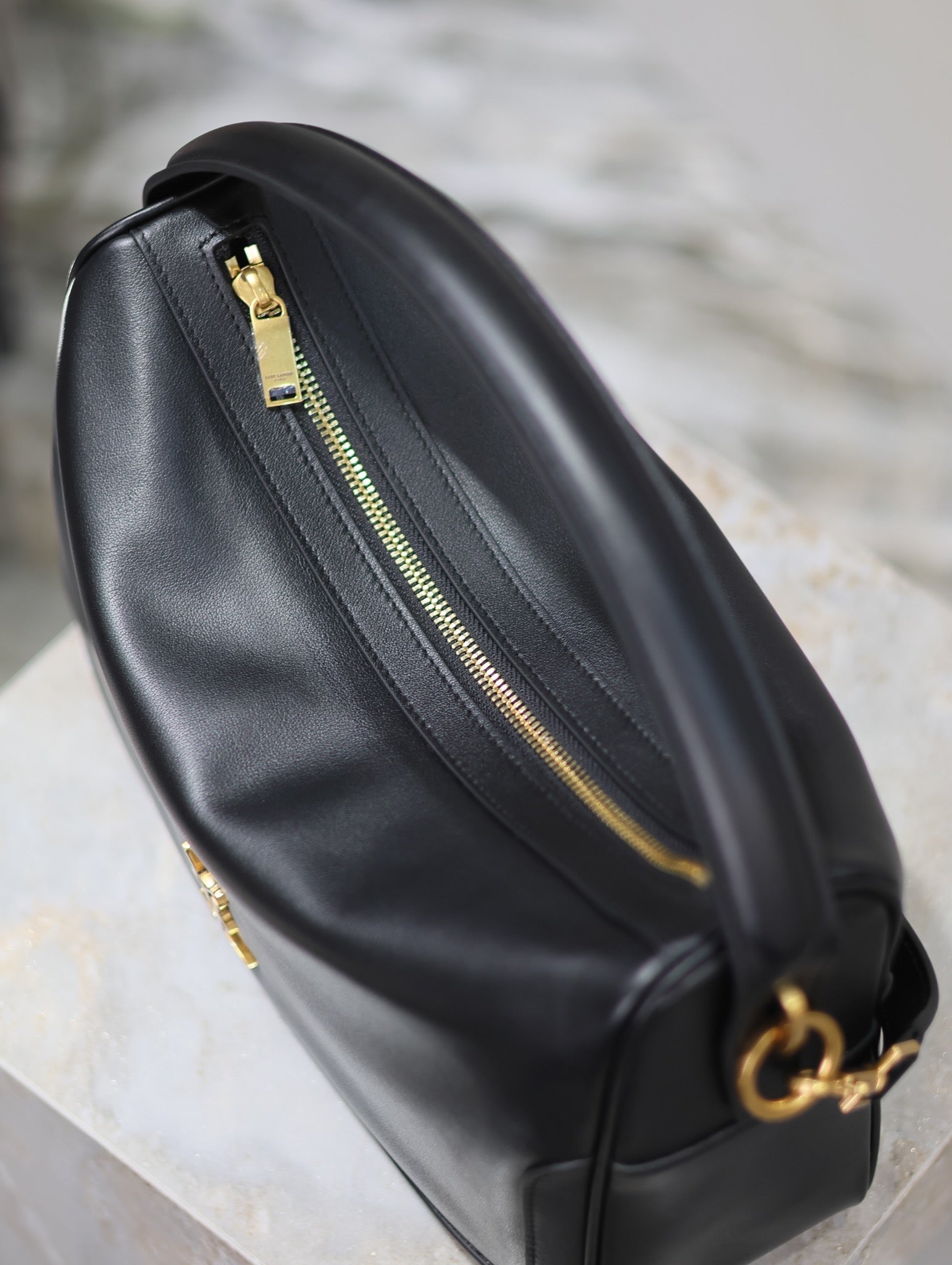 SAINT LAURENT CAMERA SUPPLE BAG 28 IN BLACK SMOOTH LAMBSKIN GOLD HARDWARE