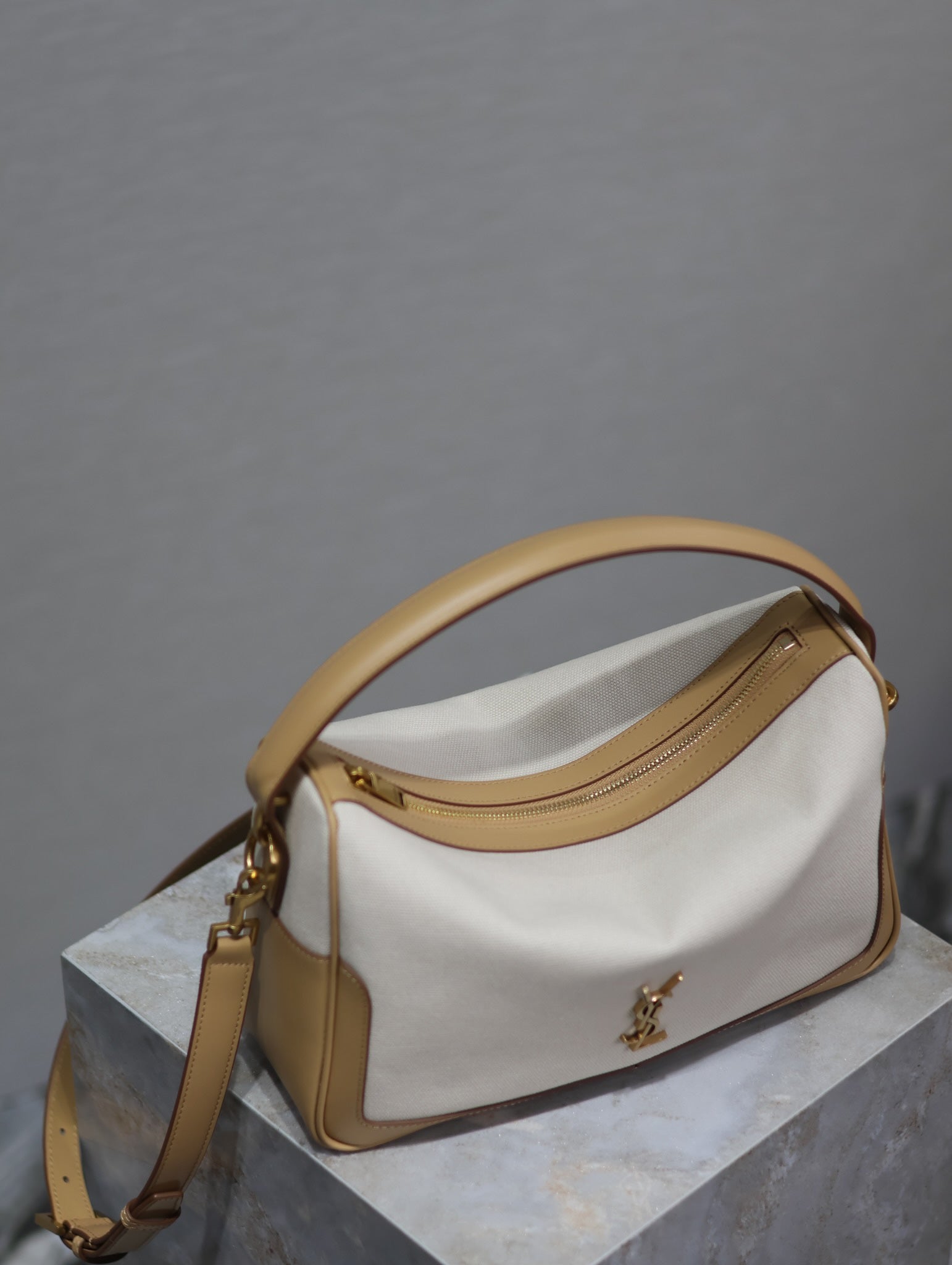 SAINT LAURENT CAMERA SUPPLE BAG 28 IN WHITE CANVAS AND BROWN CALFSKIN TRIM