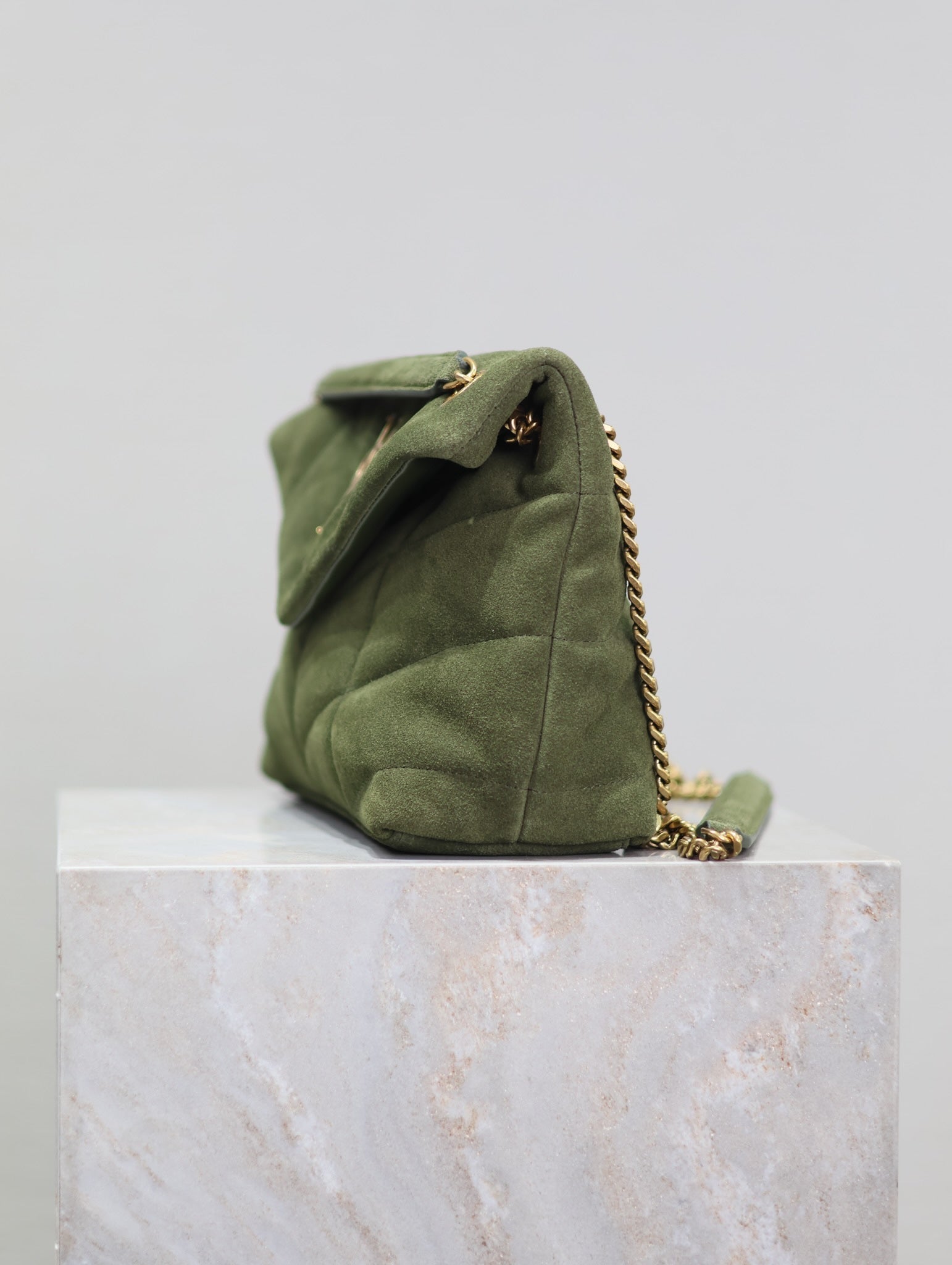 SAINT LAURENT YSL 25S LOULOU PUFFER MM 29 IN GREEN SUEDE GOLD HARDWARE