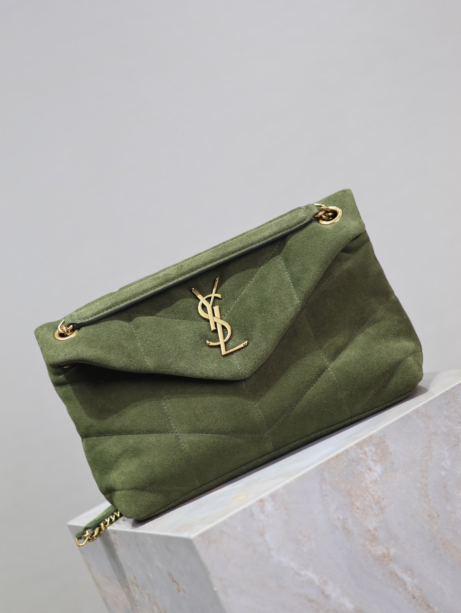 SAINT LAURENT YSL 25S LOULOU PUFFER MM 29 IN GREEN SUEDE GOLD HARDWRE