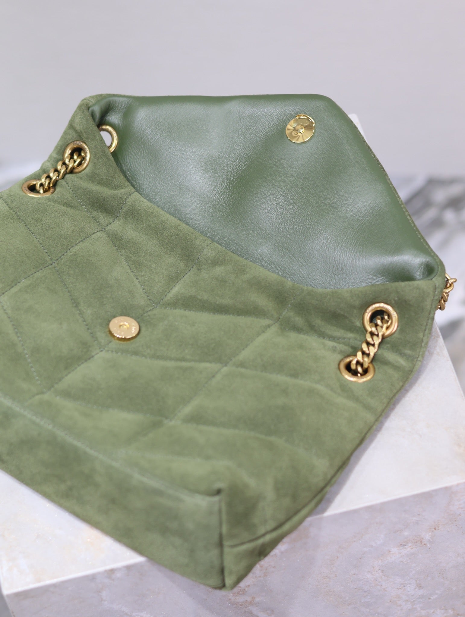 SAINT LAURENT YSL 25S LOULOU PUFFER MM 29 IN GREEN SUEDE GOLD HARDWRE
