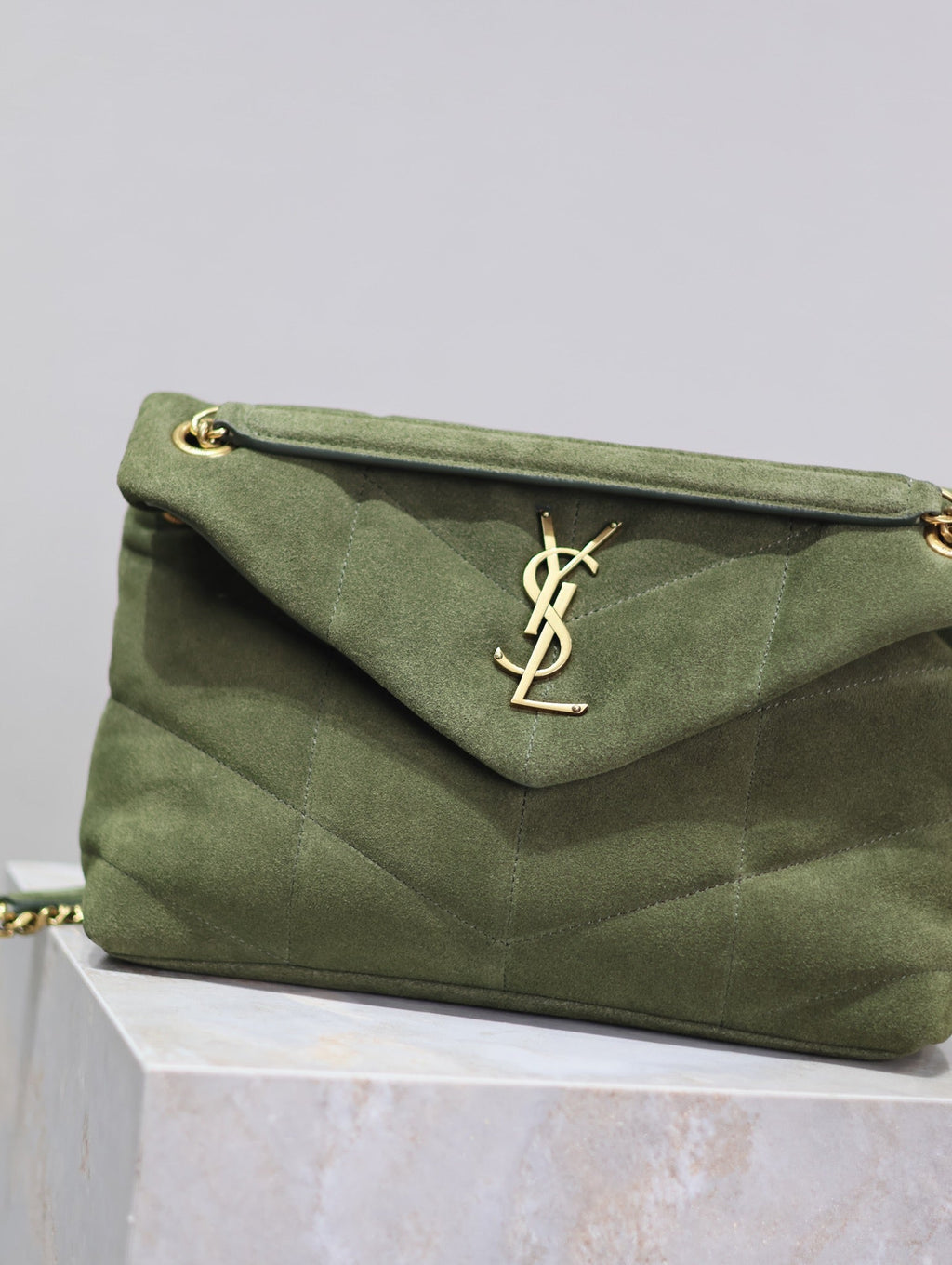 SAINT LAURENT YSL 25S LOULOU PUFFER MM 29 IN GREEN SUEDE GOLD HARDWRE