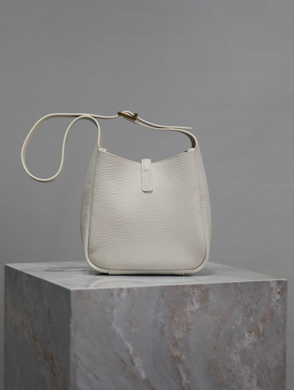 SAINT LAURENT YSL 25S LE 5 À 7 BAG 16 IN BLANC VINTAGE GRAINED CALFSKIN GOLD HARDWRE