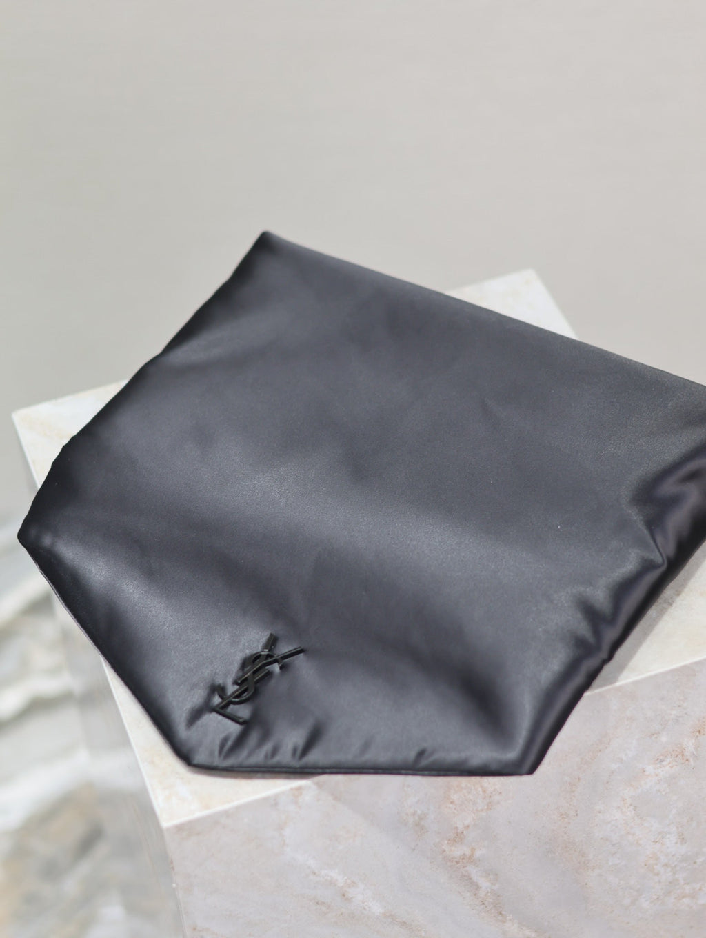 SAINT LAURENT ENVELOPE CLUTCH 29 IN BLACK NYLON BLACK LOGO
