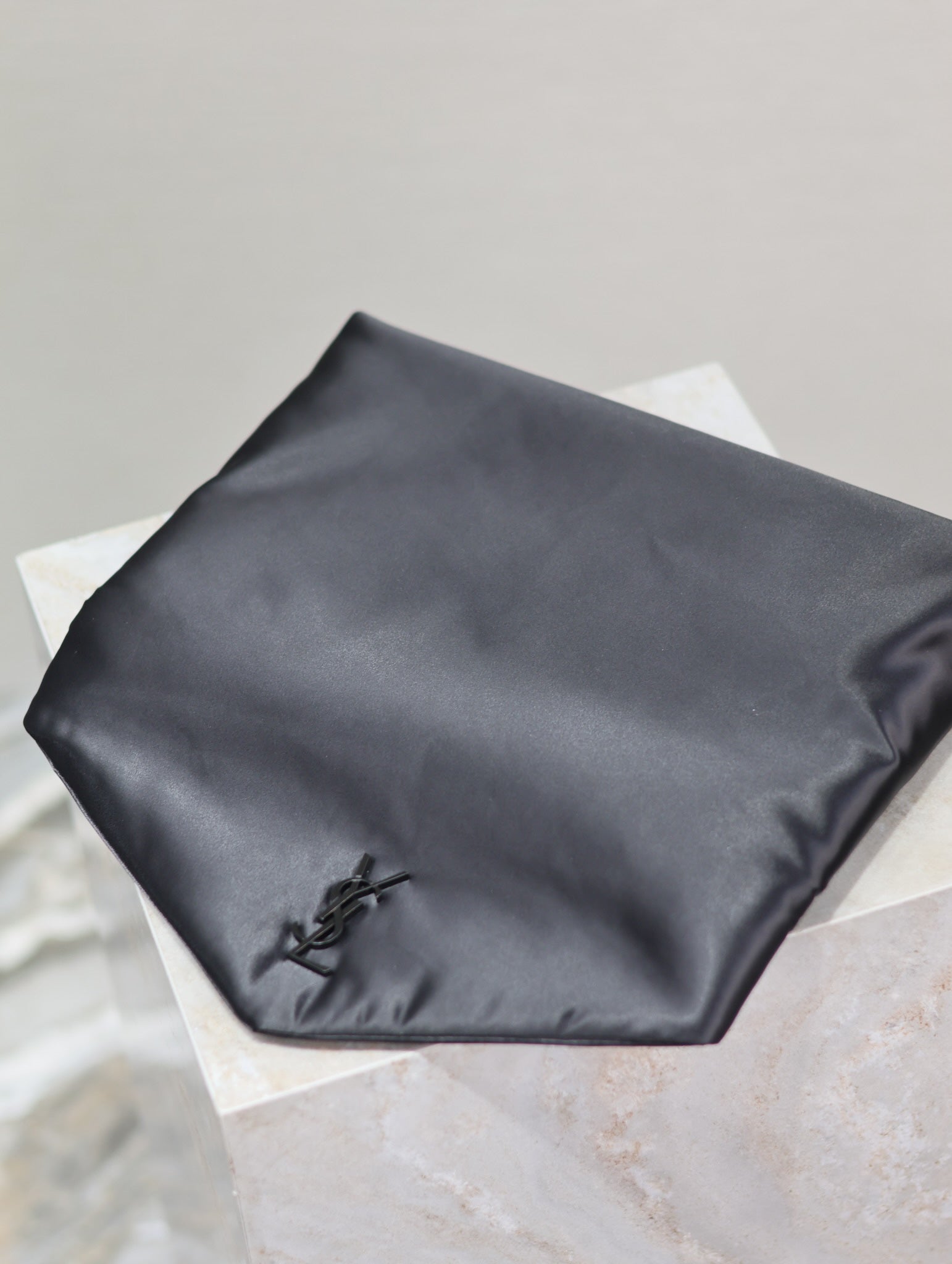 SAINT LAURENT ENVELOPE CLUTCH 29 IN BLACK NYLON BLACK LOGO