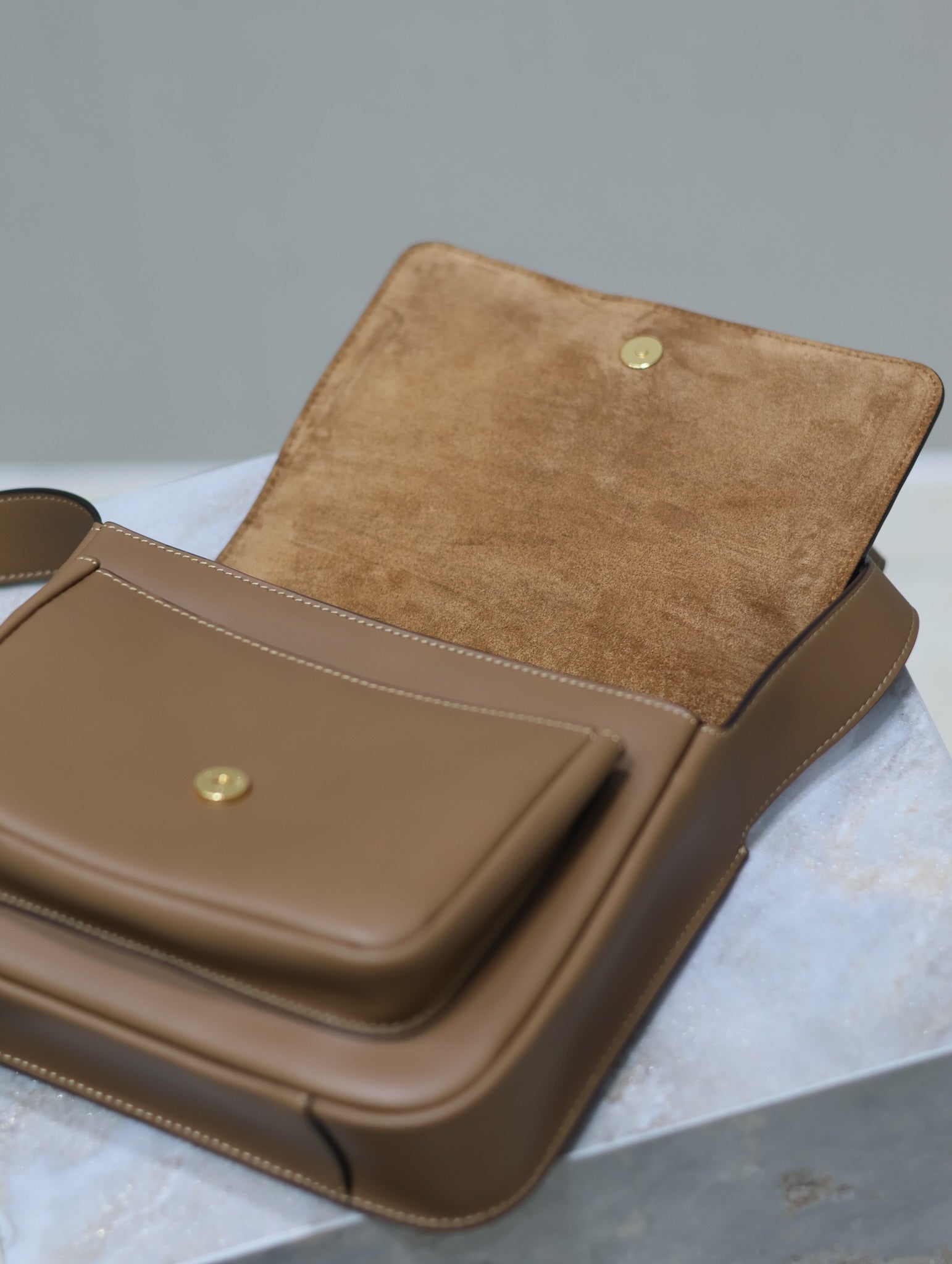 SAINT LAURENT YSL 25S NIKI BABY 22 IN BROWN CALFSKIN GOLD HARDWRE