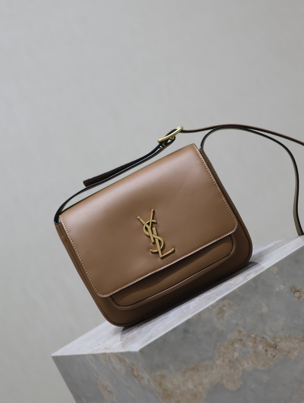 SAINT LAURENT YSL 25S NIKI BABY 22 IN BROWN CALFSKIN GOLD HARDWRE