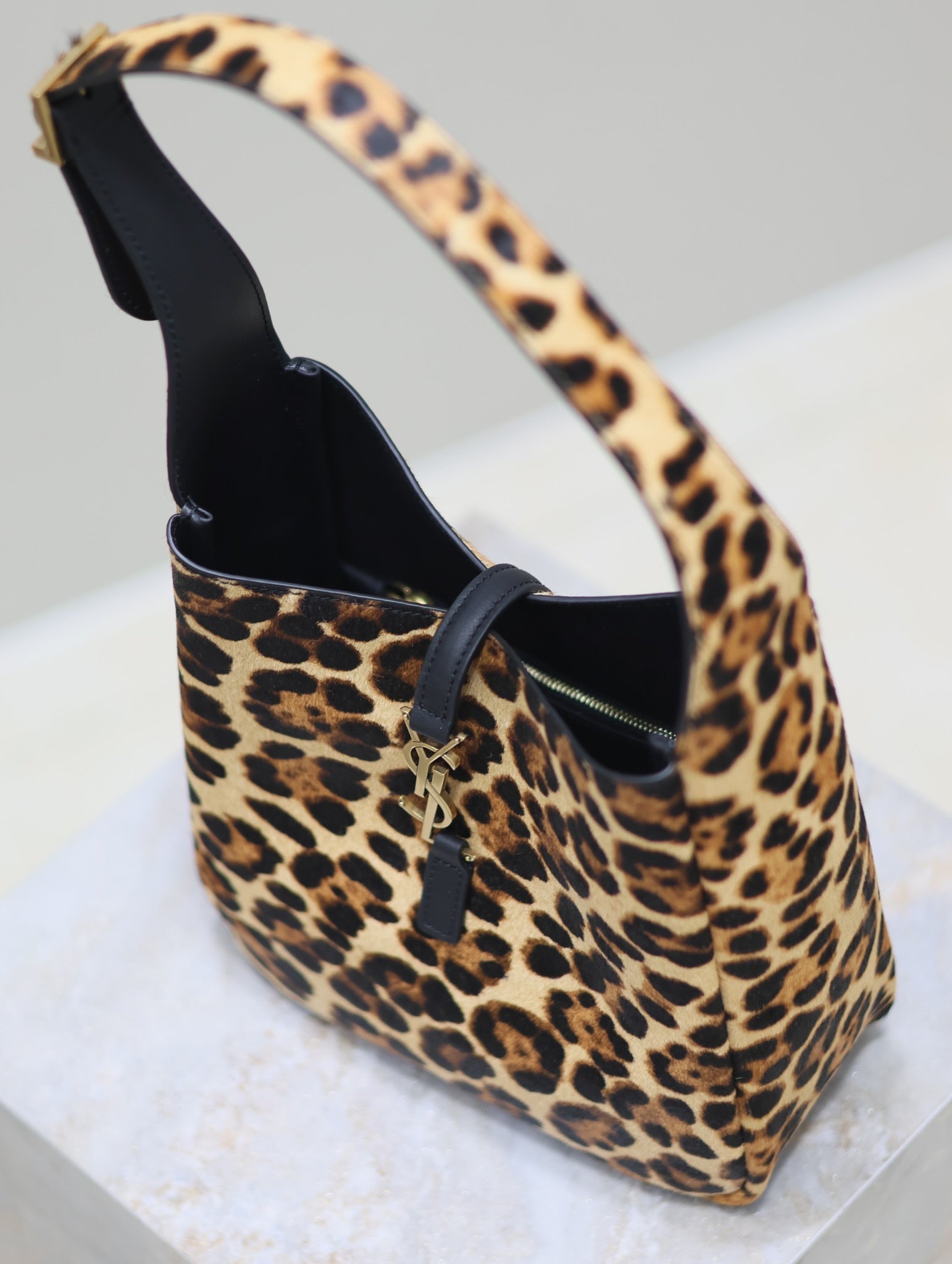 SAINT LAURENT LE 5 À 7 SMALL SUPPLE 23 IN LEOPARD PRINT CALFSKIN