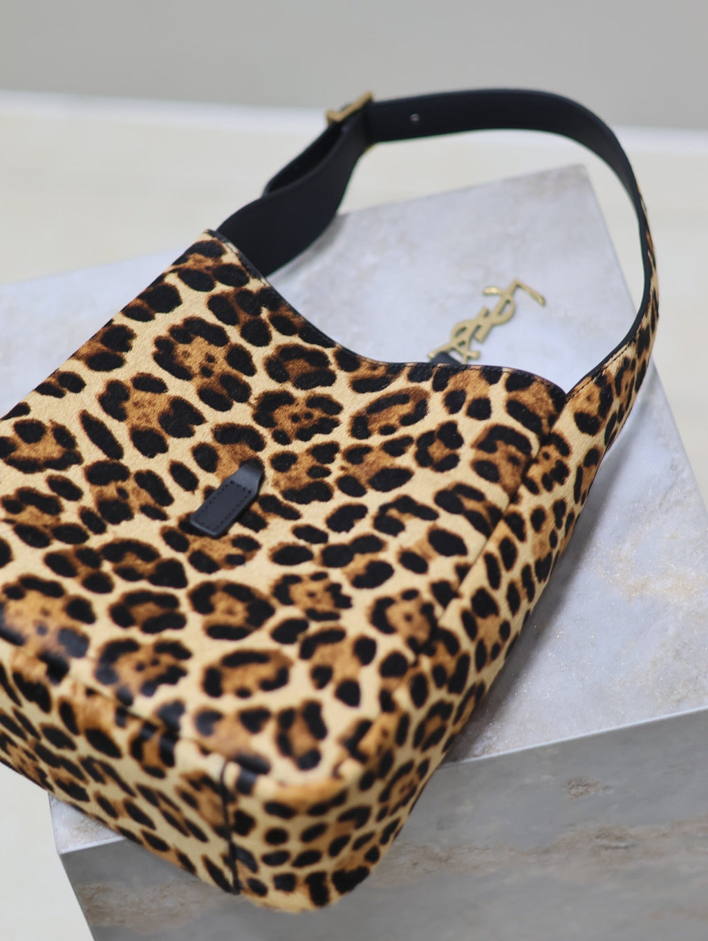 SAINT LAURENT LE 5 À 7 SMALL SUPPLE 23 IN LEOPARD PRINT CALFSKIN