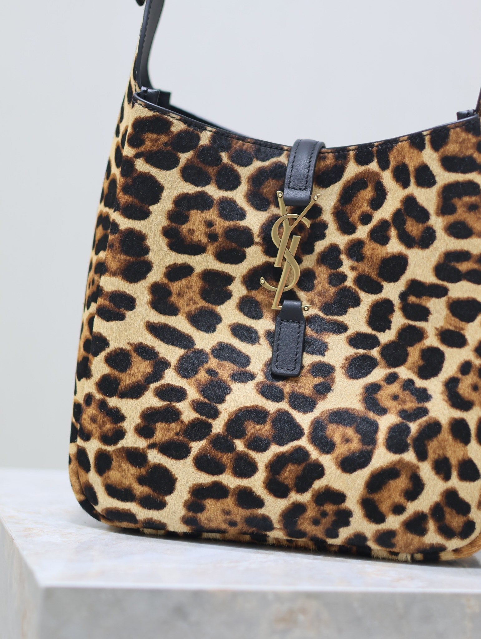 SAINT LAURENT LE 5 À 7 SMALL SUPPLE 23 IN LEOPARD PRINT CALFSKIN