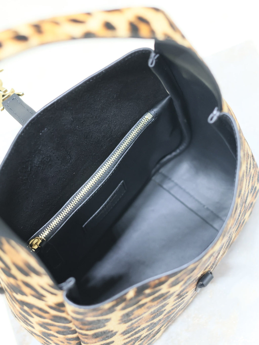 SAINT LAURENT LE 5 À 7 SMALL SUPPLE 23 IN LEOPARD PRINT CALFSKIN