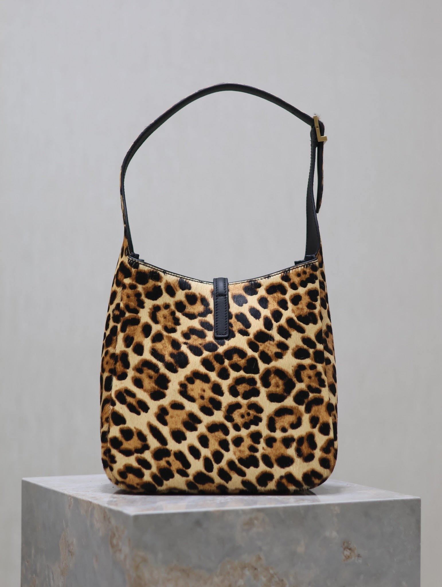 SAINT LAURENT LE 5 À 7 SMALL SUPPLE 23 IN LEOPARD PRINT CALFSKIN
