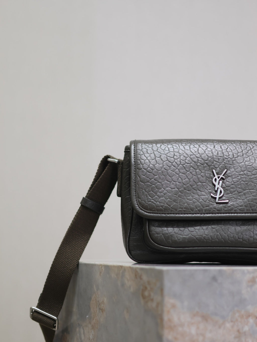 SAINT LAURENT NIKI BABY 22 IN UNIFORM GREEN LAMBSKIN SILVER LOGO