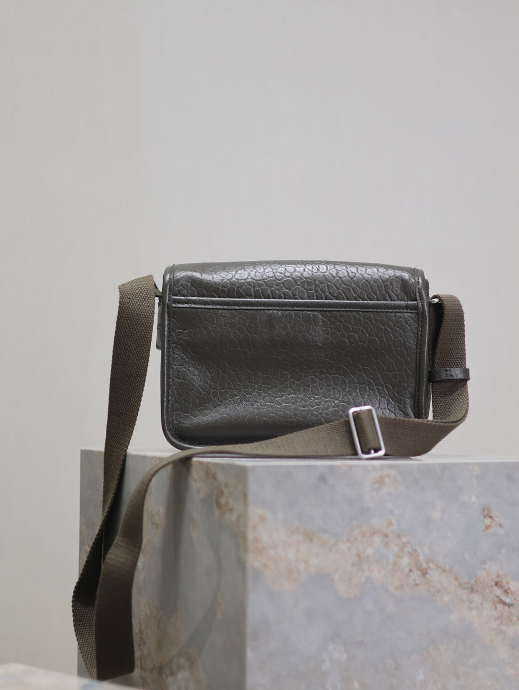 SAINT LAURENT NIKI BABY 22 IN UNIFORM GREEN LAMBSKIN SILVER LOGO