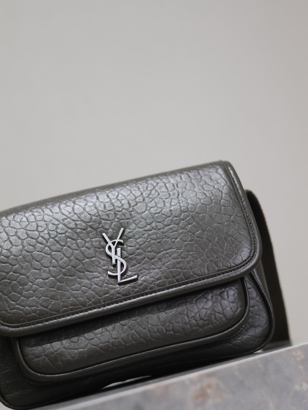 SAINT LAURENT NIKI BABY 22 IN UNIFORM GREEN LAMBSKIN SILVER LOGO