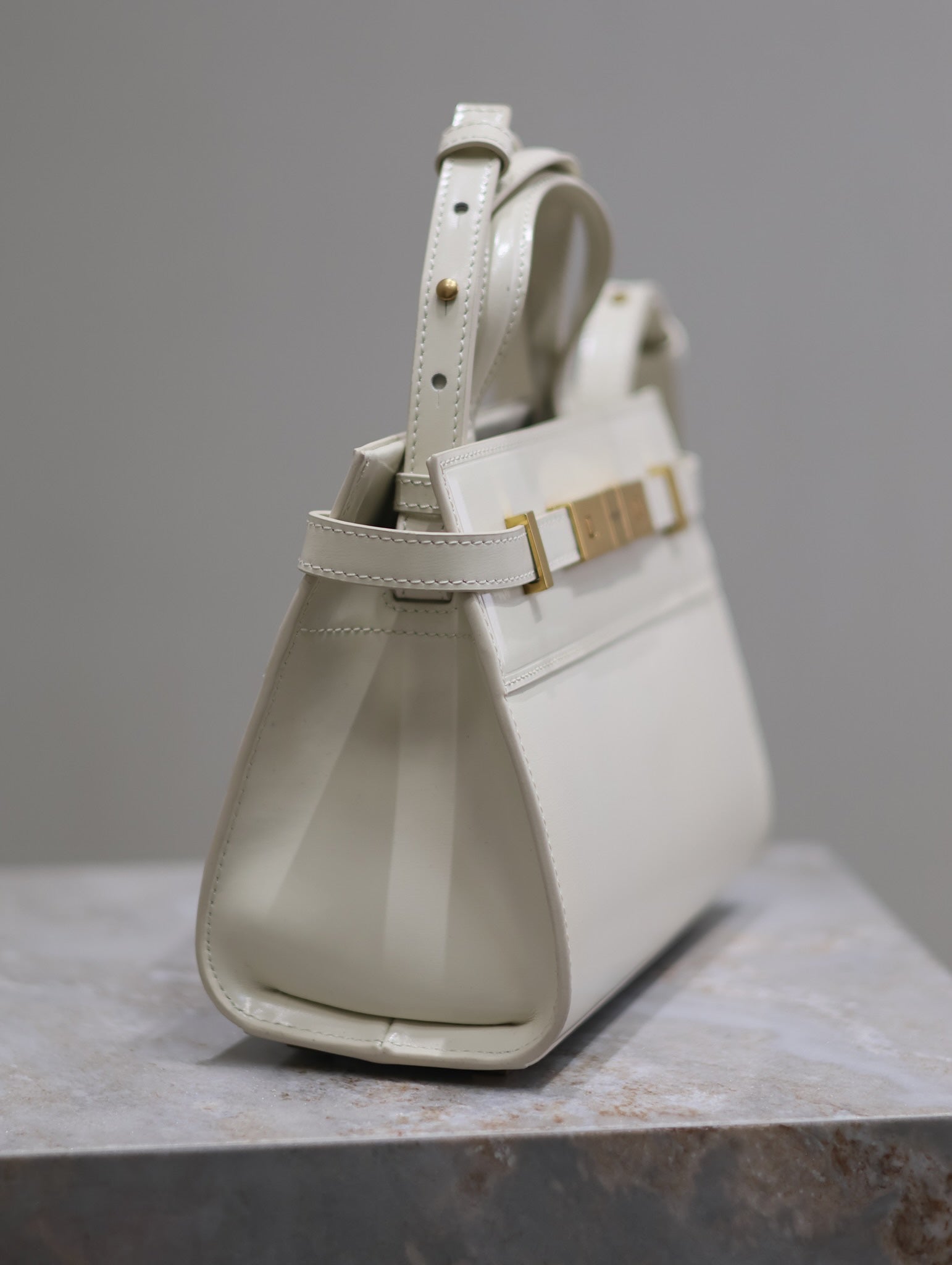 SAINT LAURENT MANHATTAN SMALL TOP HANDLE BAG 21 IN WHITE CALFSKIN GOLD HARDWARE