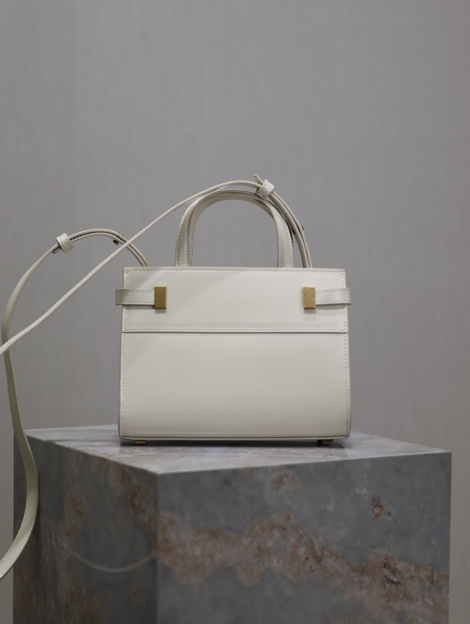 SAINT LAURENT MANHATTAN SMALL TOP HANDLE BAG 21 IN WHITE CALFSKIN GOLD HARDWARE