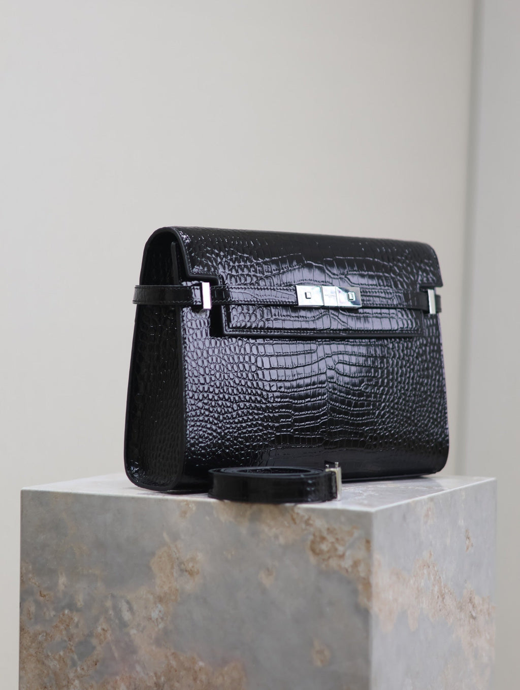 SAINT LAURENT MANHATTAN MEDIUM 29 IN BLACK CROCODILE-EMBOSSED CALFSKIN SILVER BUCKLE