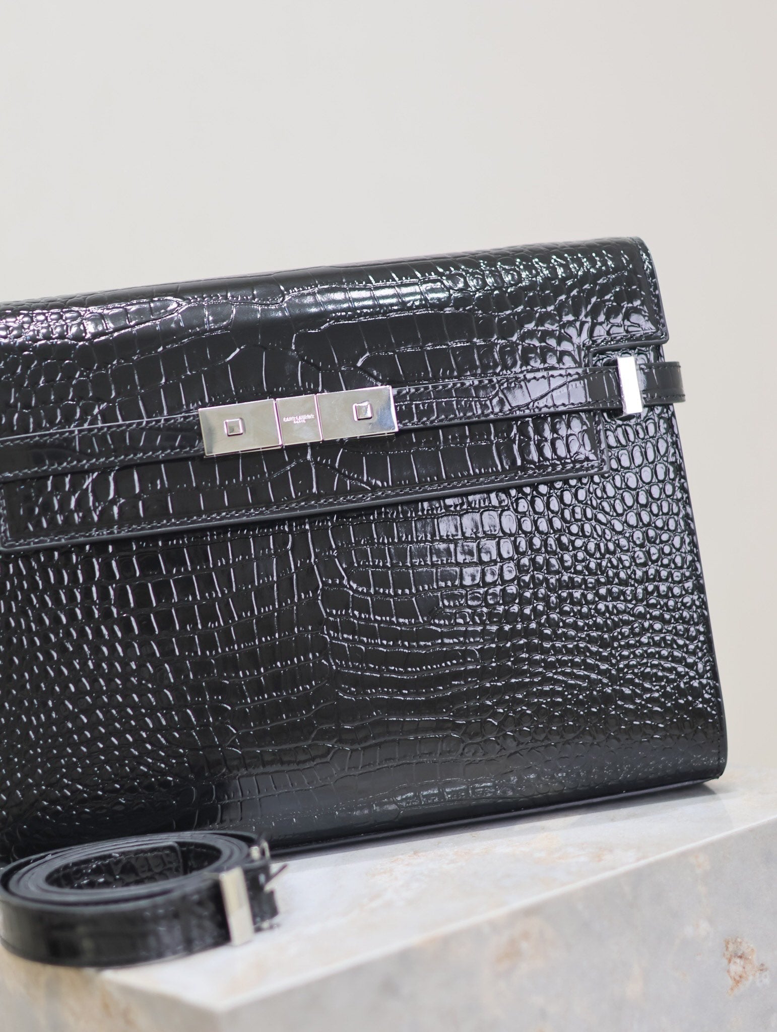 SAINT LAURENT MANHATTAN MEDIUM 29 IN BLACK CROCODILE-EMBOSSED CALFSKIN SILVER BUCKLE