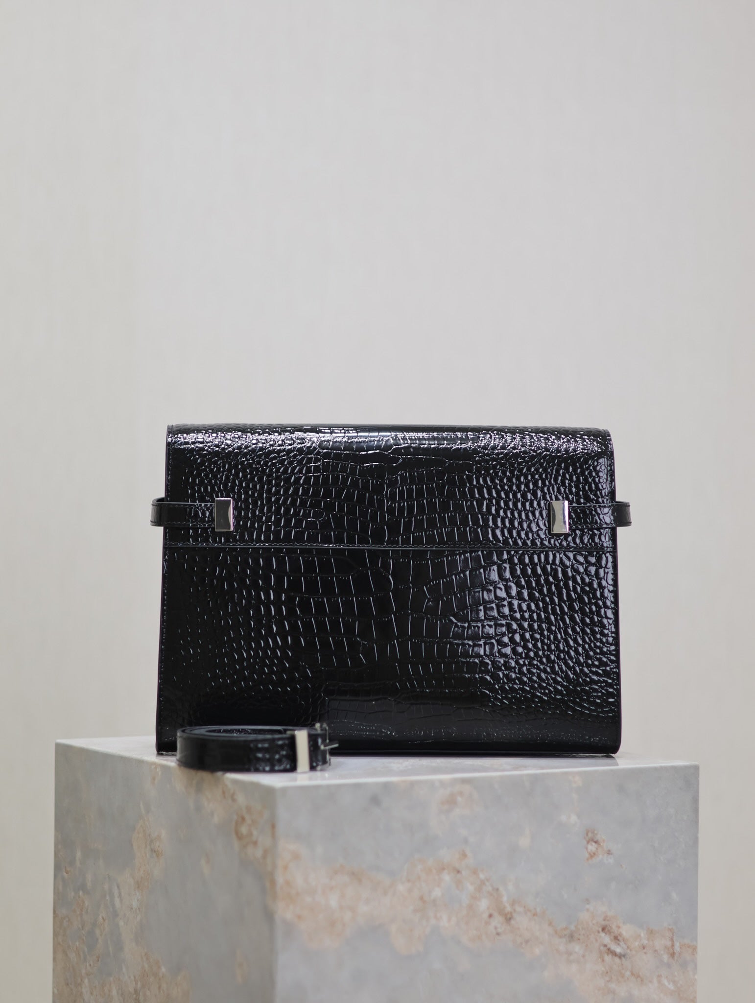 SAINT LAURENT MANHATTAN MEDIUM 29 IN BLACK CROCODILE-EMBOSSED CALFSKIN SILVER BUCKLE