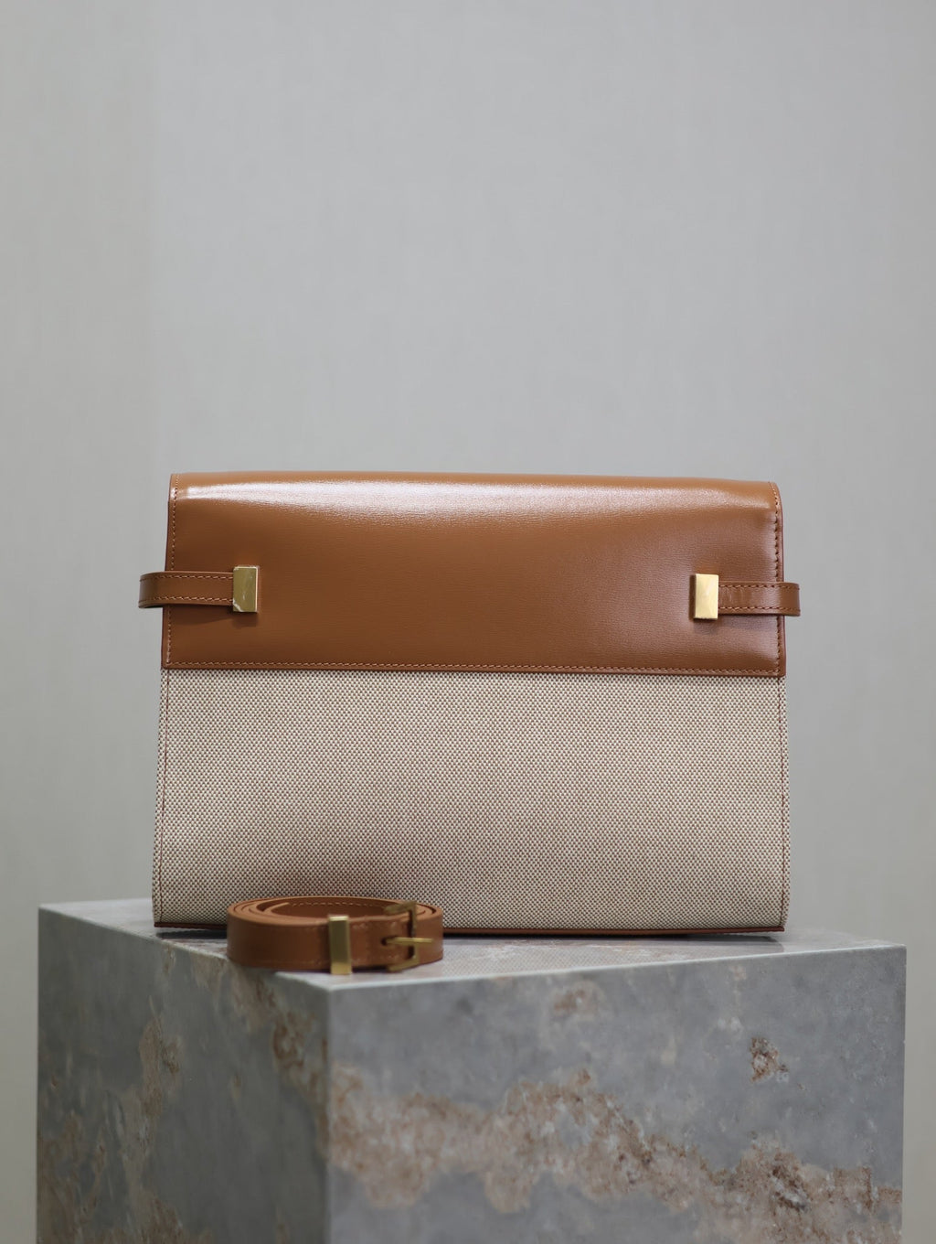 SAINT LAURENT MANHATTAN MEDIUM 29 IN WHITE CANVAS AND BROWN CALFSKIN GOLD BUCKLE