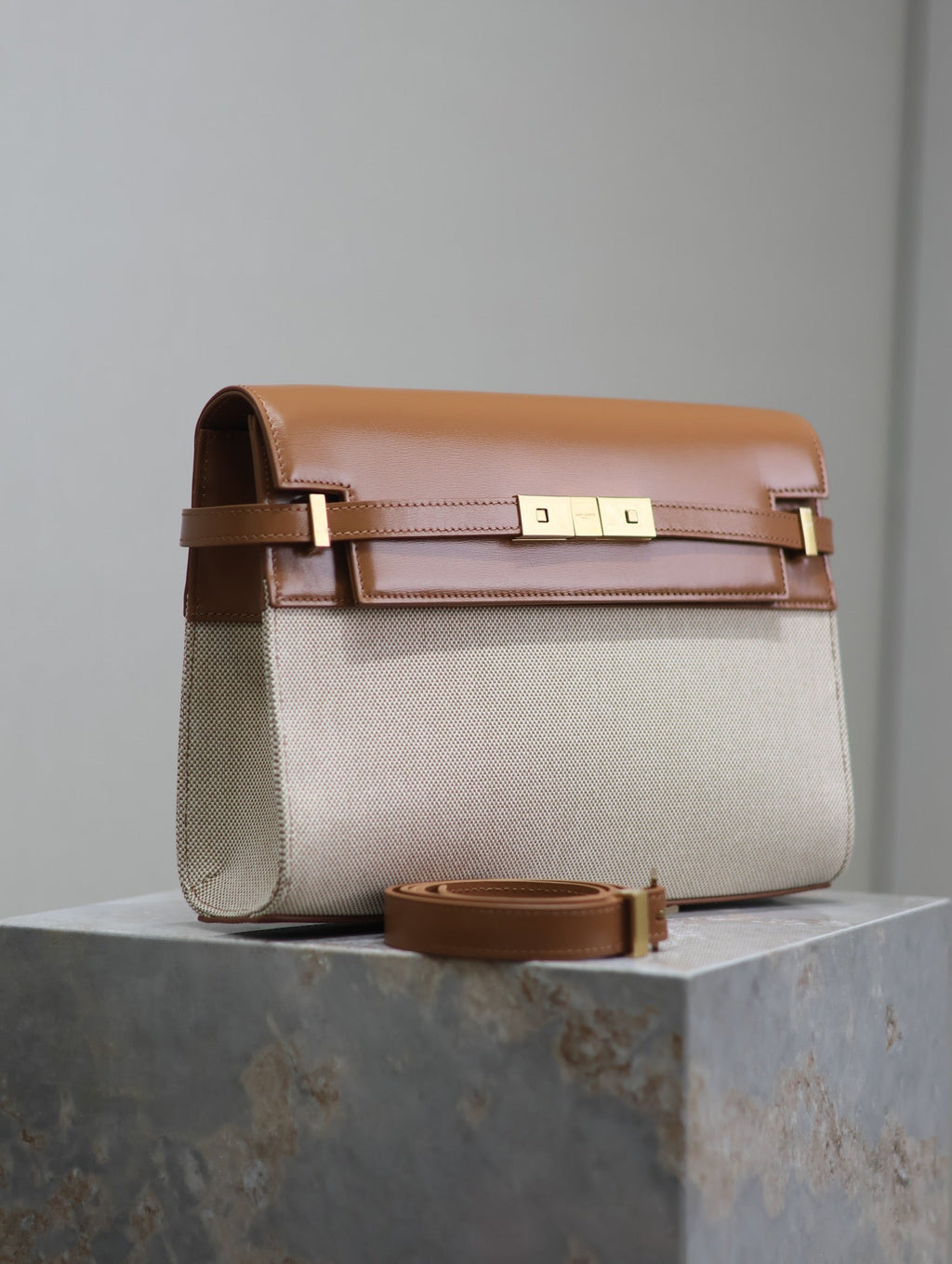 SAINT LAURENT MANHATTAN MEDIUM 29 IN WHITE CANVAS AND BROWN CALFSKIN GOLD BUCKLE