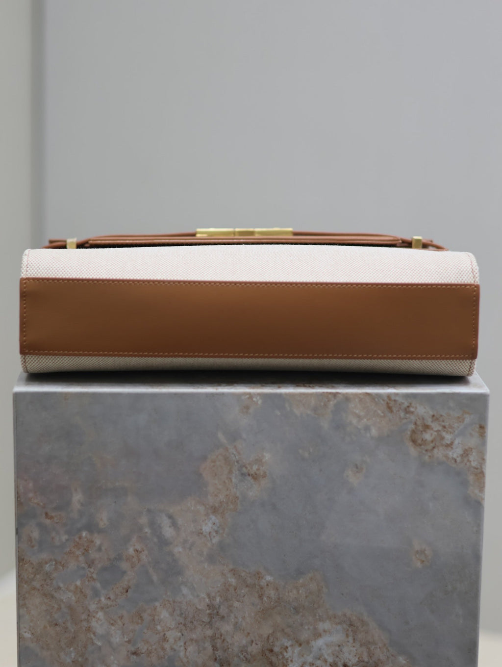 SAINT LAURENT MANHATTAN MEDIUM 29 IN WHITE CANVAS AND BROWN CALFSKIN GOLD BUCKLE